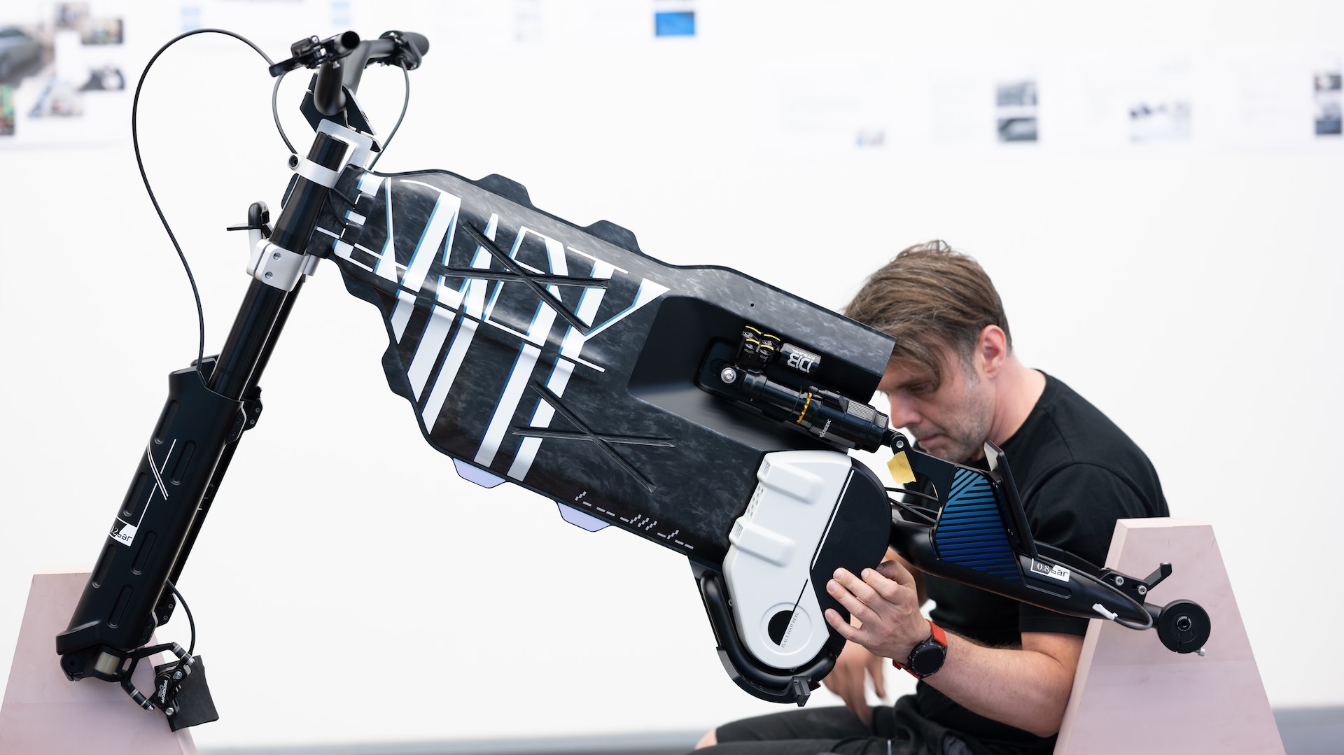 BMW AMBY Twins Bring I Vision Electric Thinking To Two Wheels