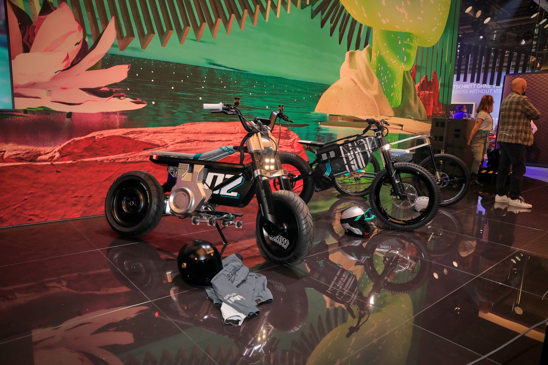 BMW AMBY Twins Bring I Vision Electric Thinking To Two Wheels