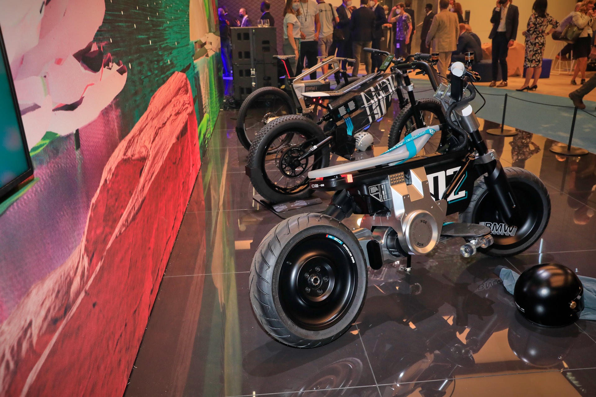 BMW AMBY Twins Bring I Vision Electric Thinking To Two Wheels