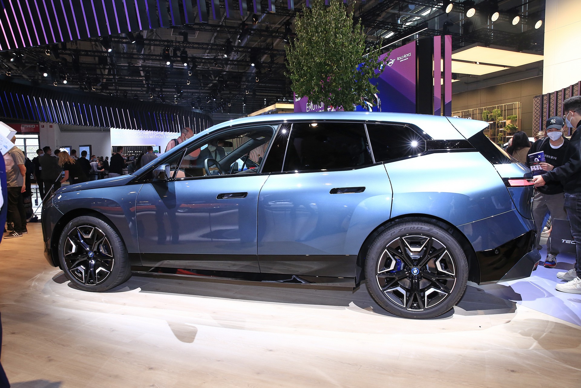 BMW iX Gets Speakers With Actual Diamonds In Them For Optimal Sound