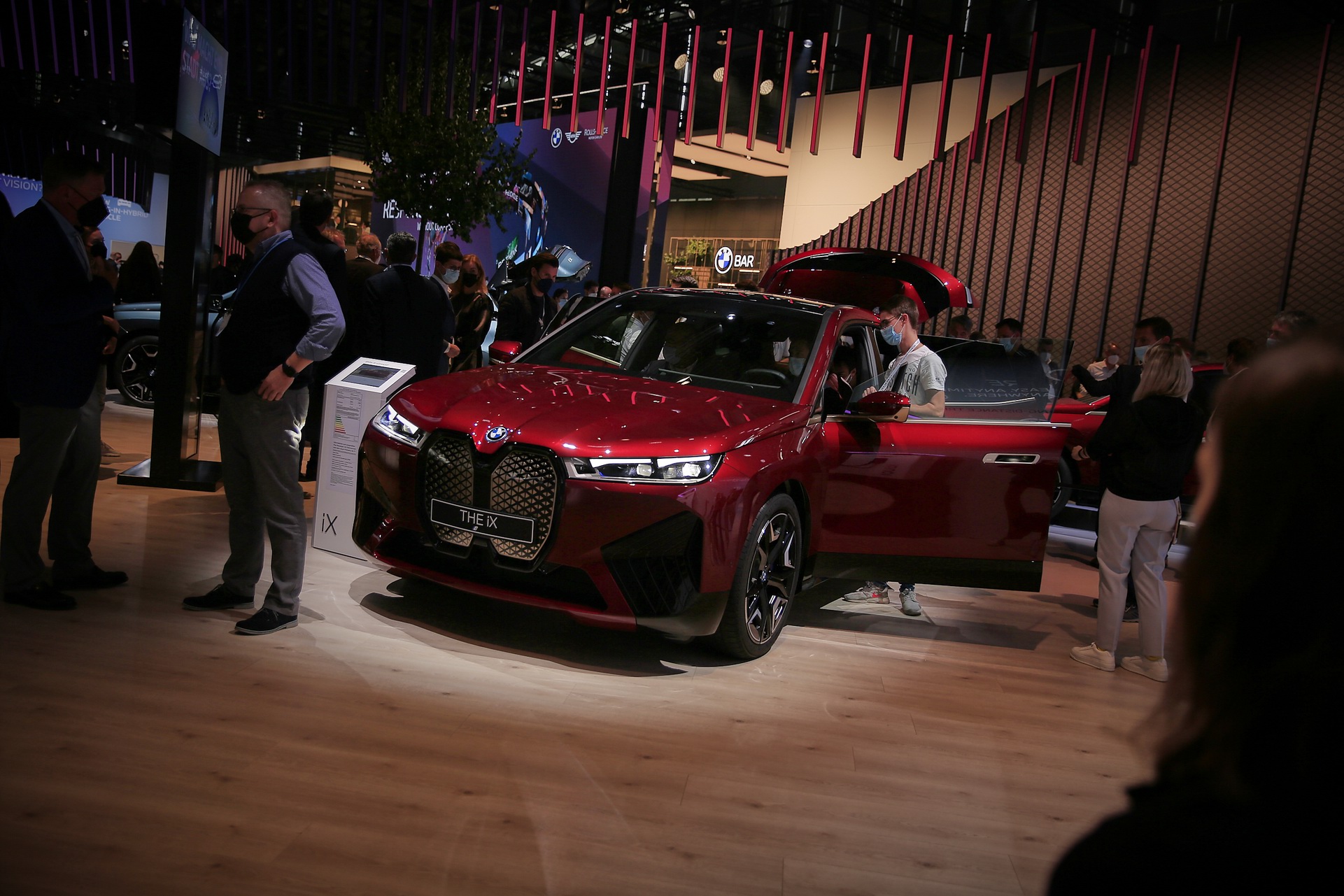 BMW iX Gets Speakers With Actual Diamonds In Them For Optimal Sound