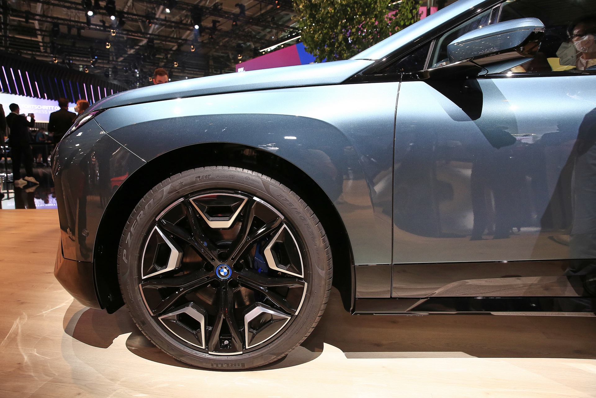 BMW iX Gets Speakers With Actual Diamonds In Them For Optimal Sound