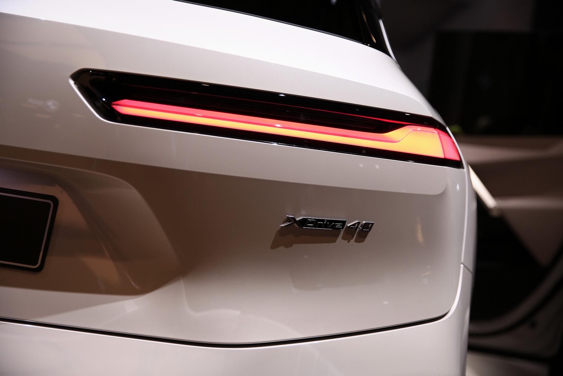 BMW iX Gets Speakers With Actual Diamonds In Them For Optimal Sound