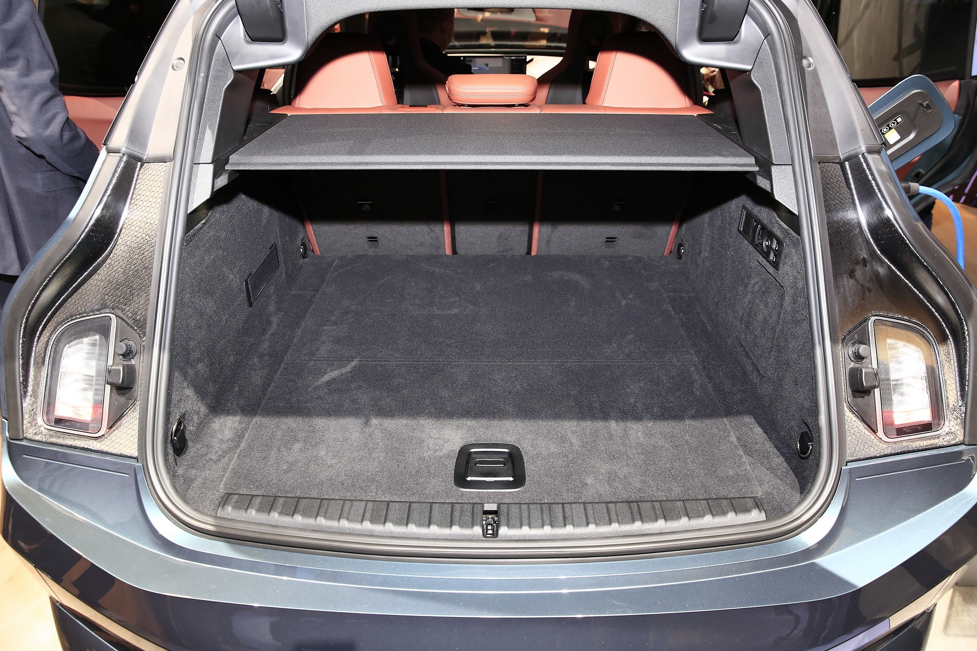 BMW iX Gets Speakers With Actual Diamonds In Them For Optimal Sound