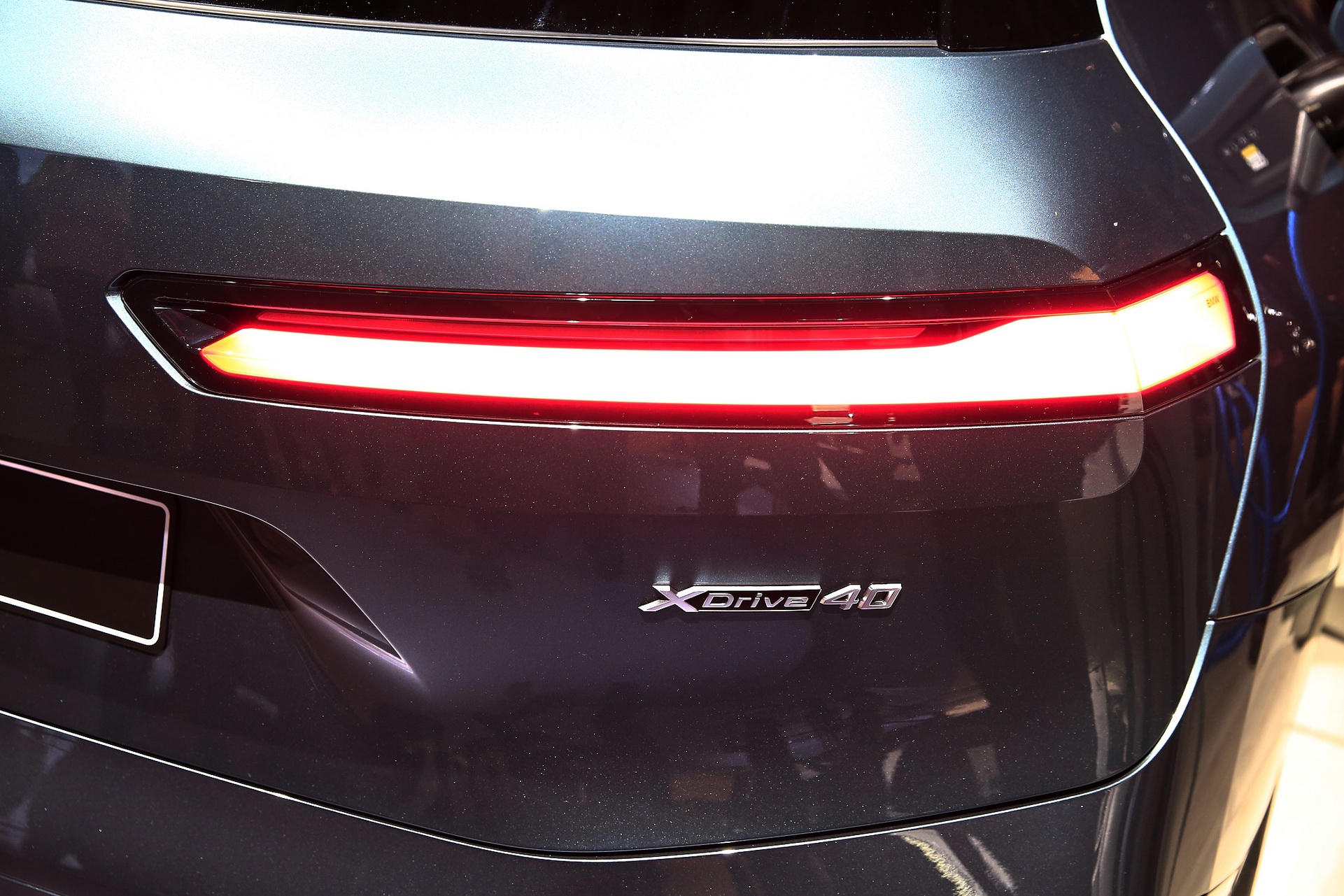 BMW iX Gets Speakers With Actual Diamonds In Them For Optimal Sound