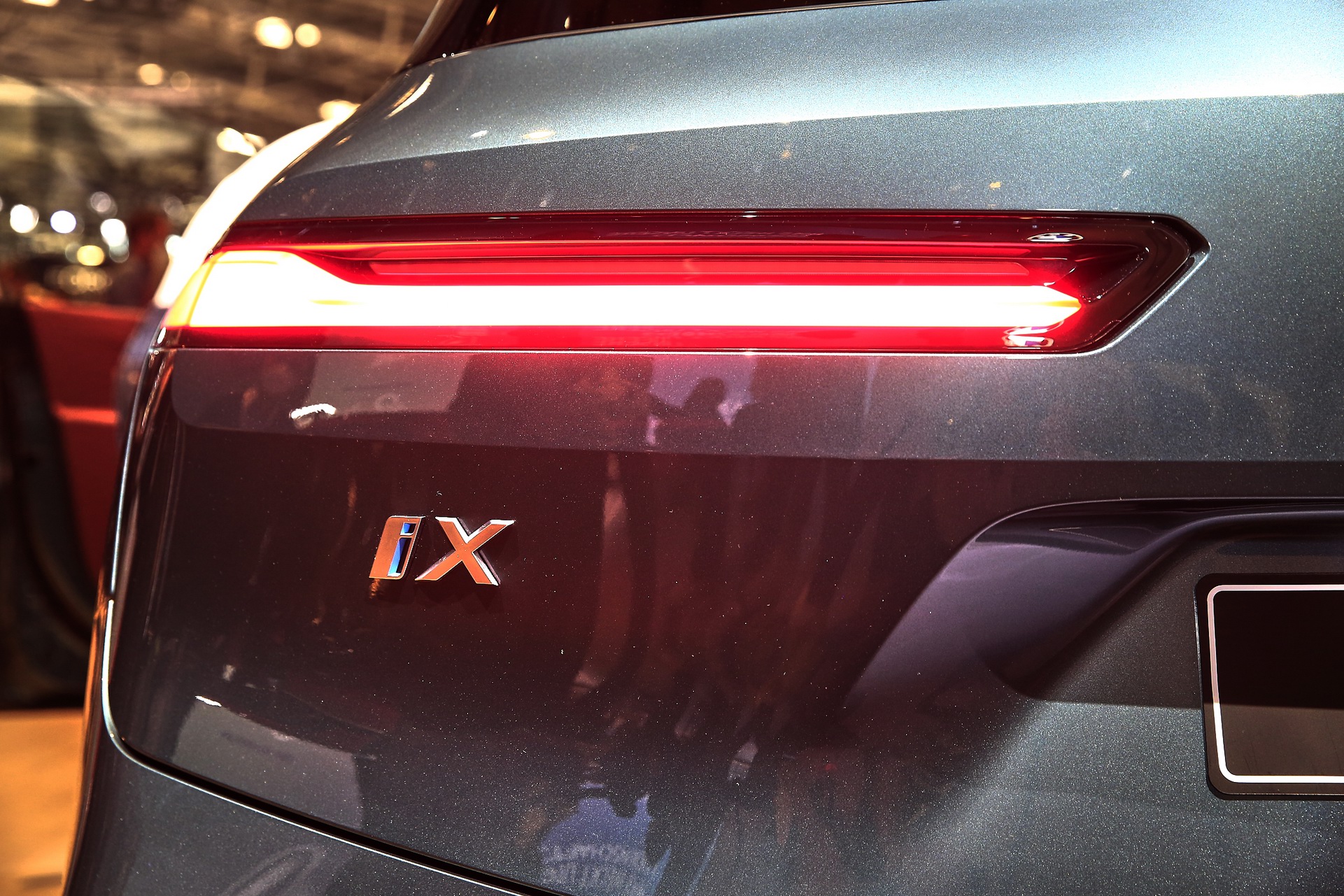 BMW iX Gets Speakers With Actual Diamonds In Them For Optimal Sound