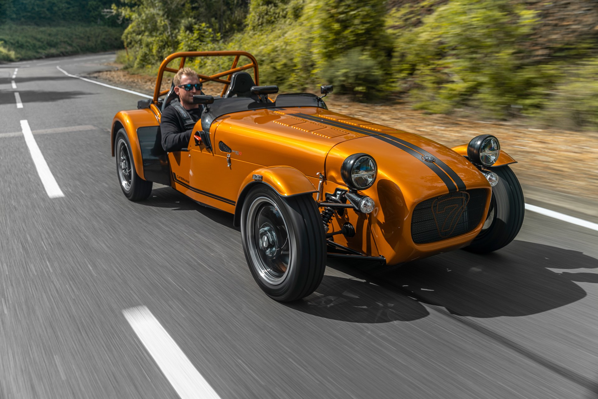 Caterham Will Build A Seven 170 In Six Hours On The Highest Pop-Up Car Dealership In The World