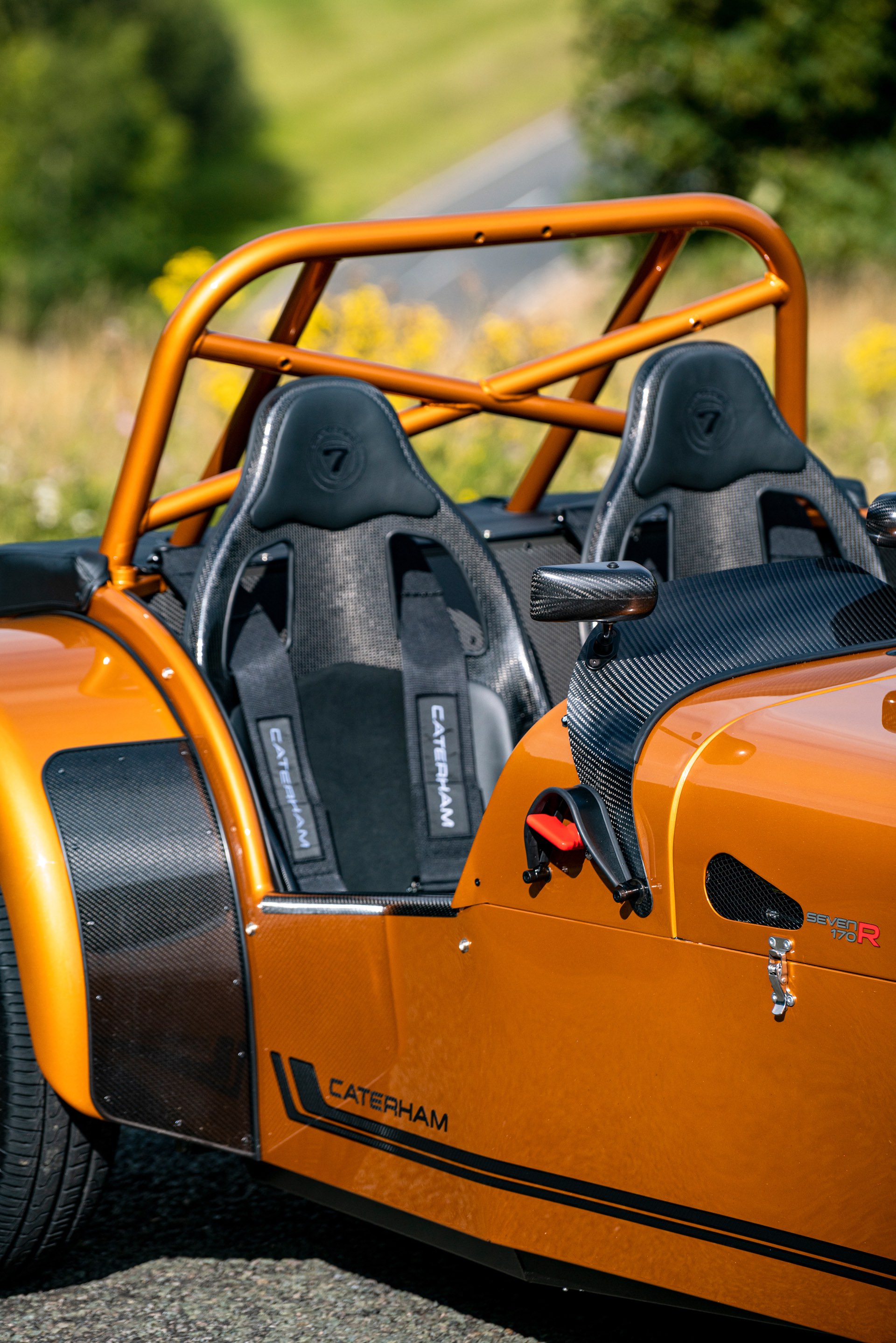 Caterham Will Build A Seven 170 In Six Hours On The Highest Pop-Up Car Dealership In The World