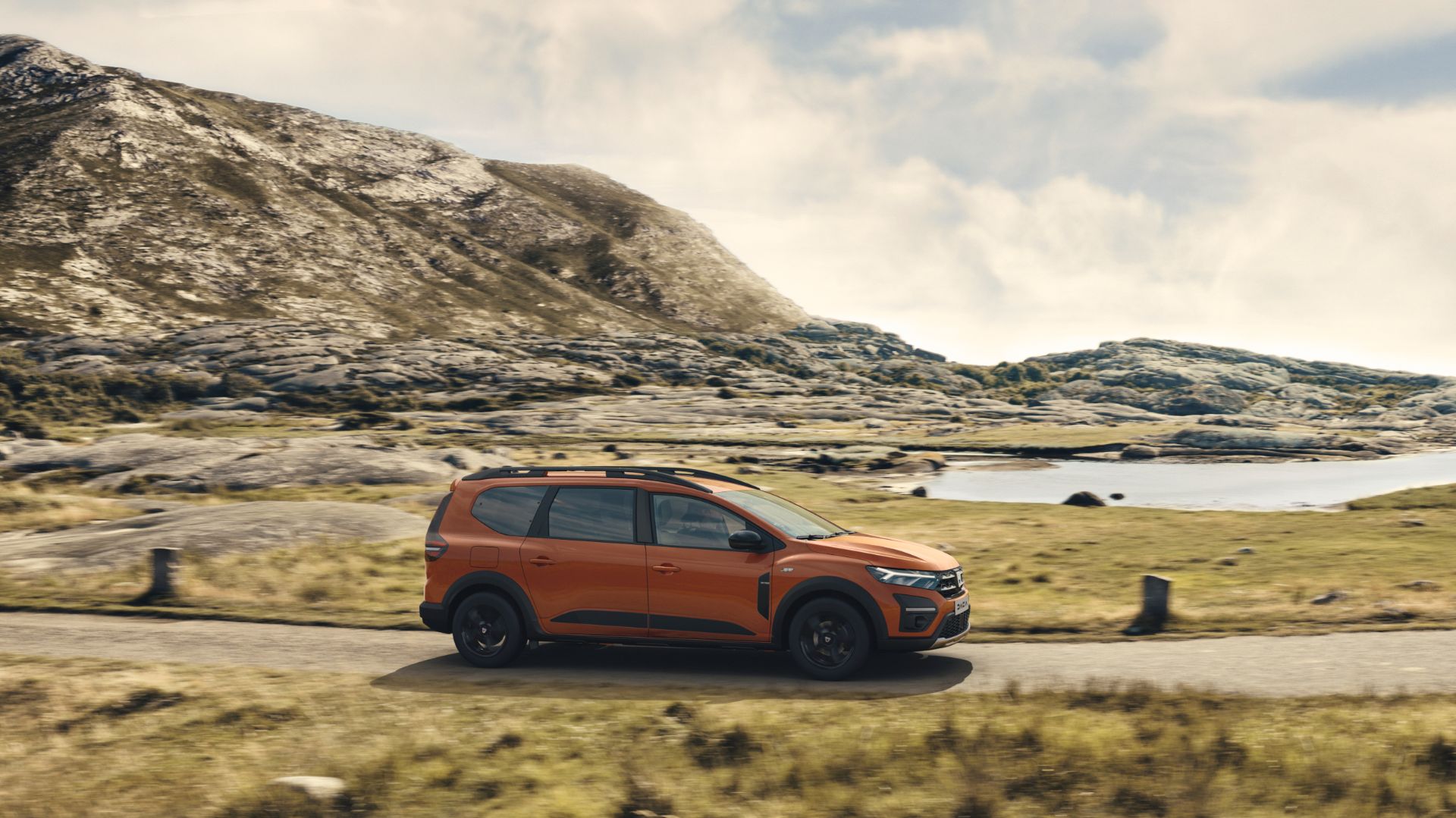 2022 Dacia Jogger Unveiled As An Adventurous 7-Seater Crossover Wagon