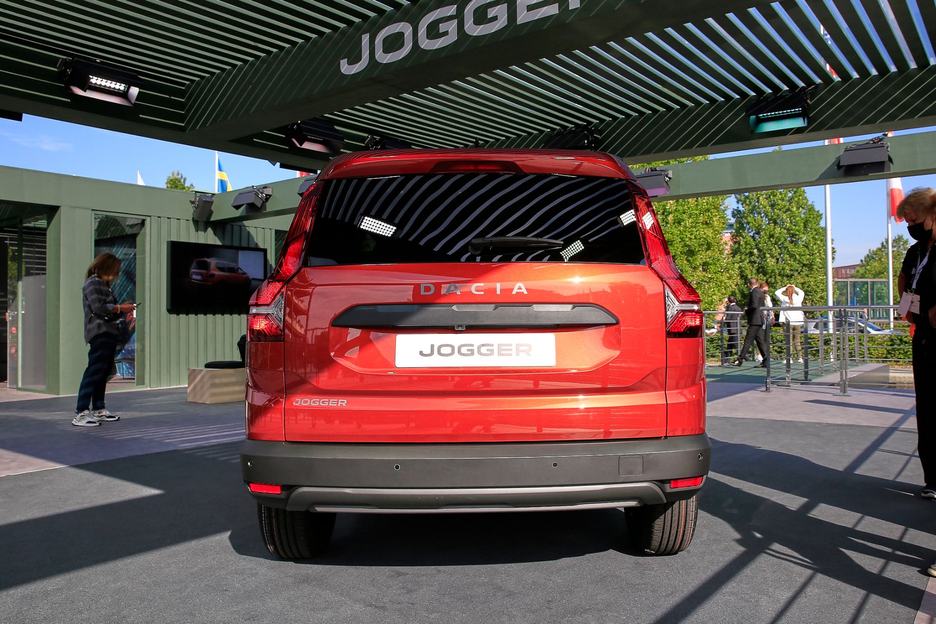Dacia Jogger Unveiled On A Floating Platform Looking Larger IRL