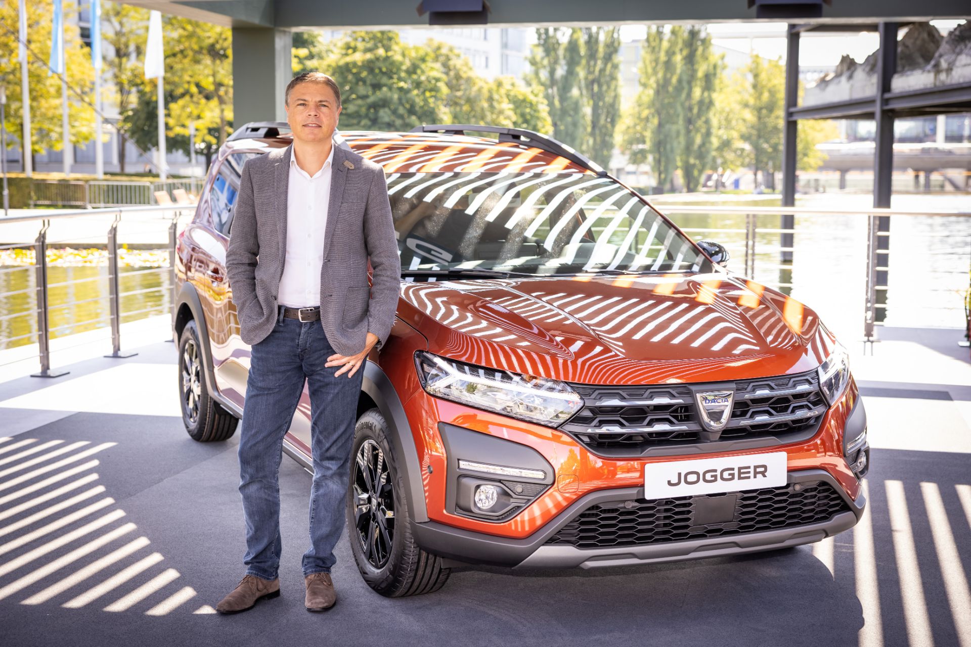 Dacia Jogger Unveiled On A Floating Platform Looking Larger IRL