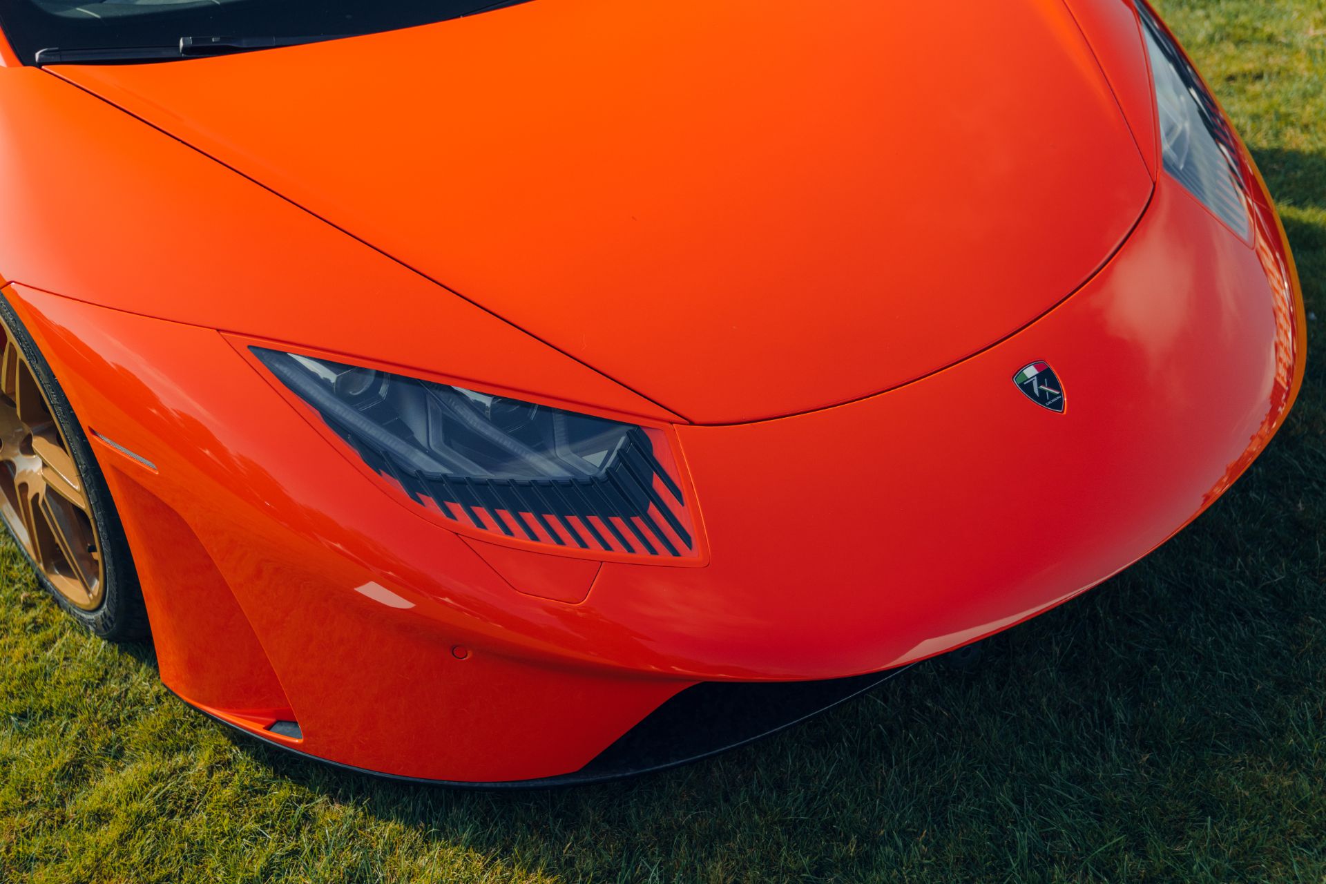 7X Design Rayo Is A One-Off 1,900 HP Lambo Huracan With A Custom Body And Eyelashes