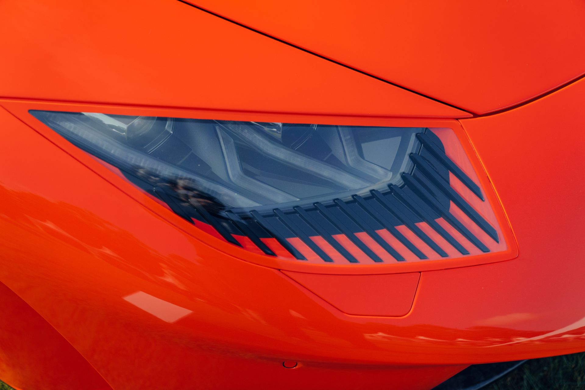 7X Design Rayo Is A One-Off 1,900 HP Lambo Huracan With A Custom Body And Eyelashes