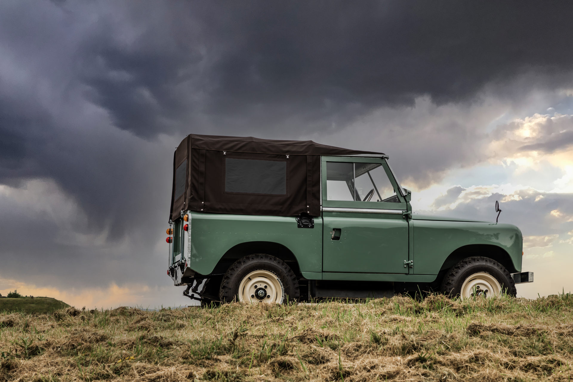 Classic Land Rover Series IIA Can Now Become An EV Thanks To Everrati
