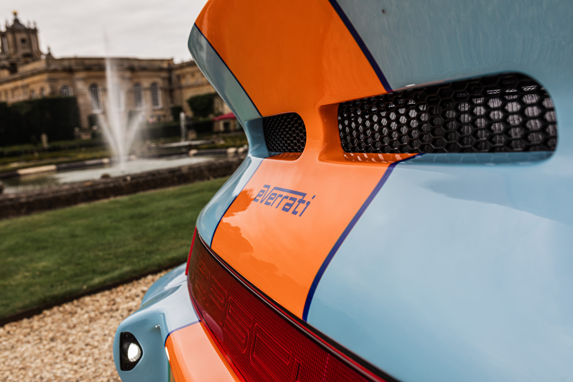 Everrati’s Porsche Gulf Signature Edition Is A 964 With 500 Electric Horses