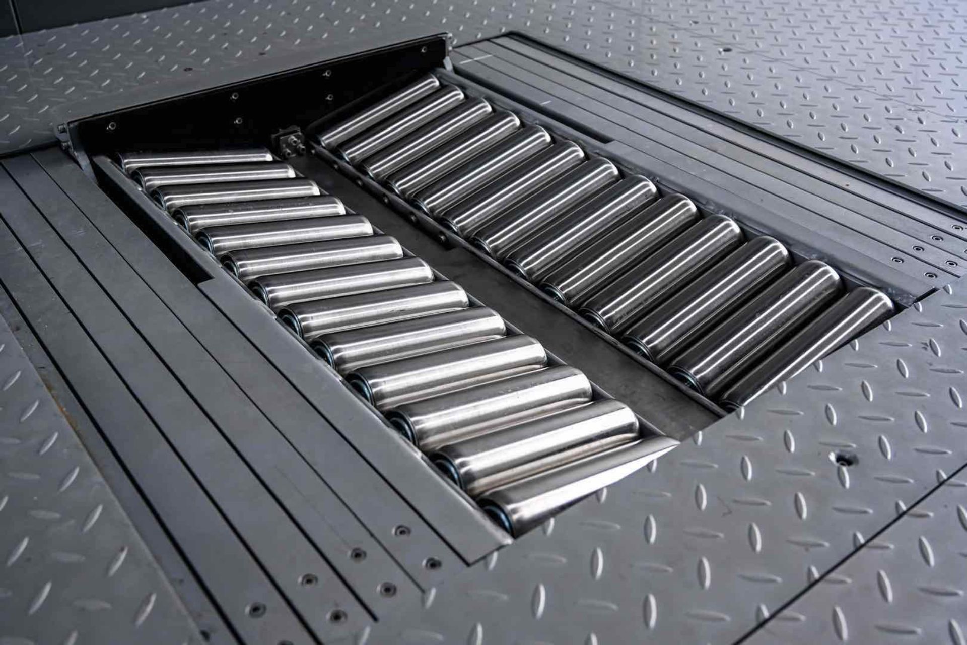 Geely Wants To Have 5,000 Battery Swapping Stations In China By 2025