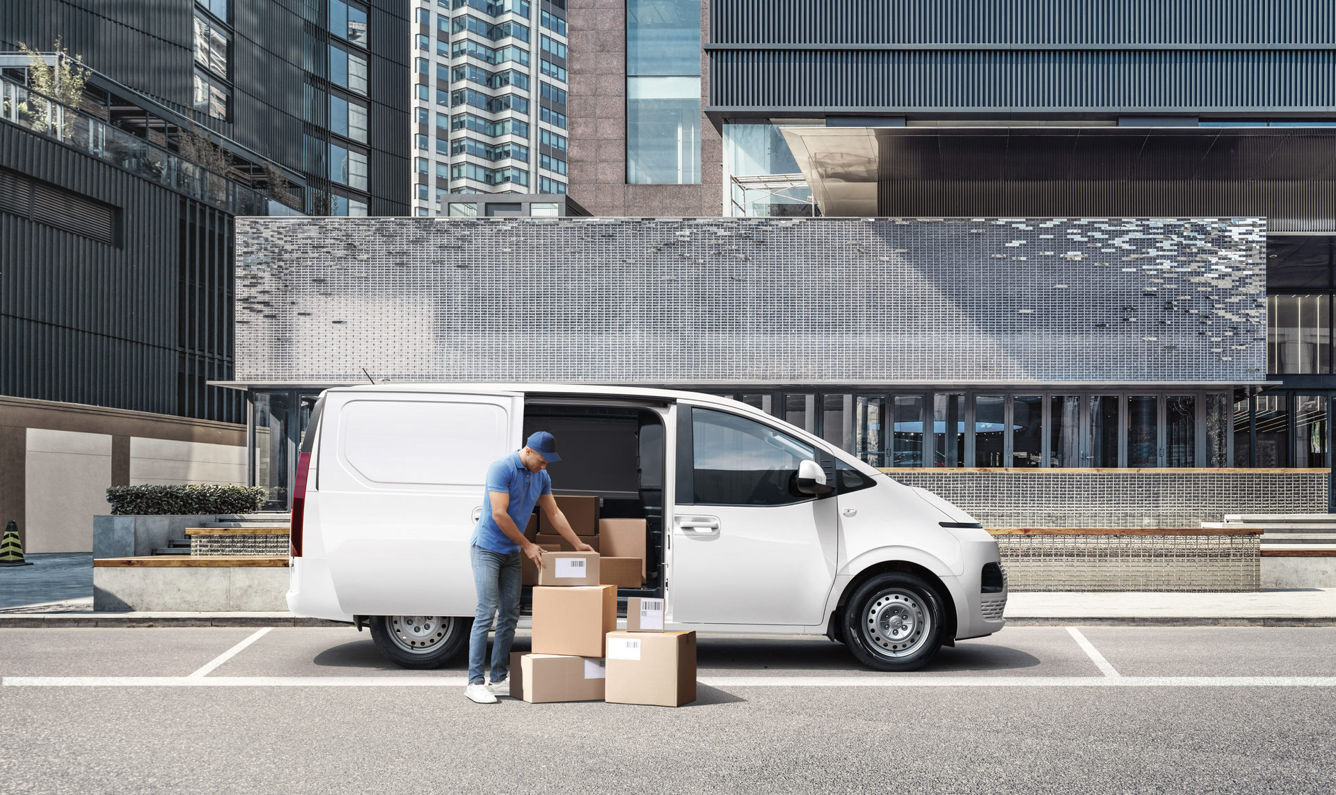 The New 2022 Hyundai Staria-Load Is One Funky Looking Commercial Van