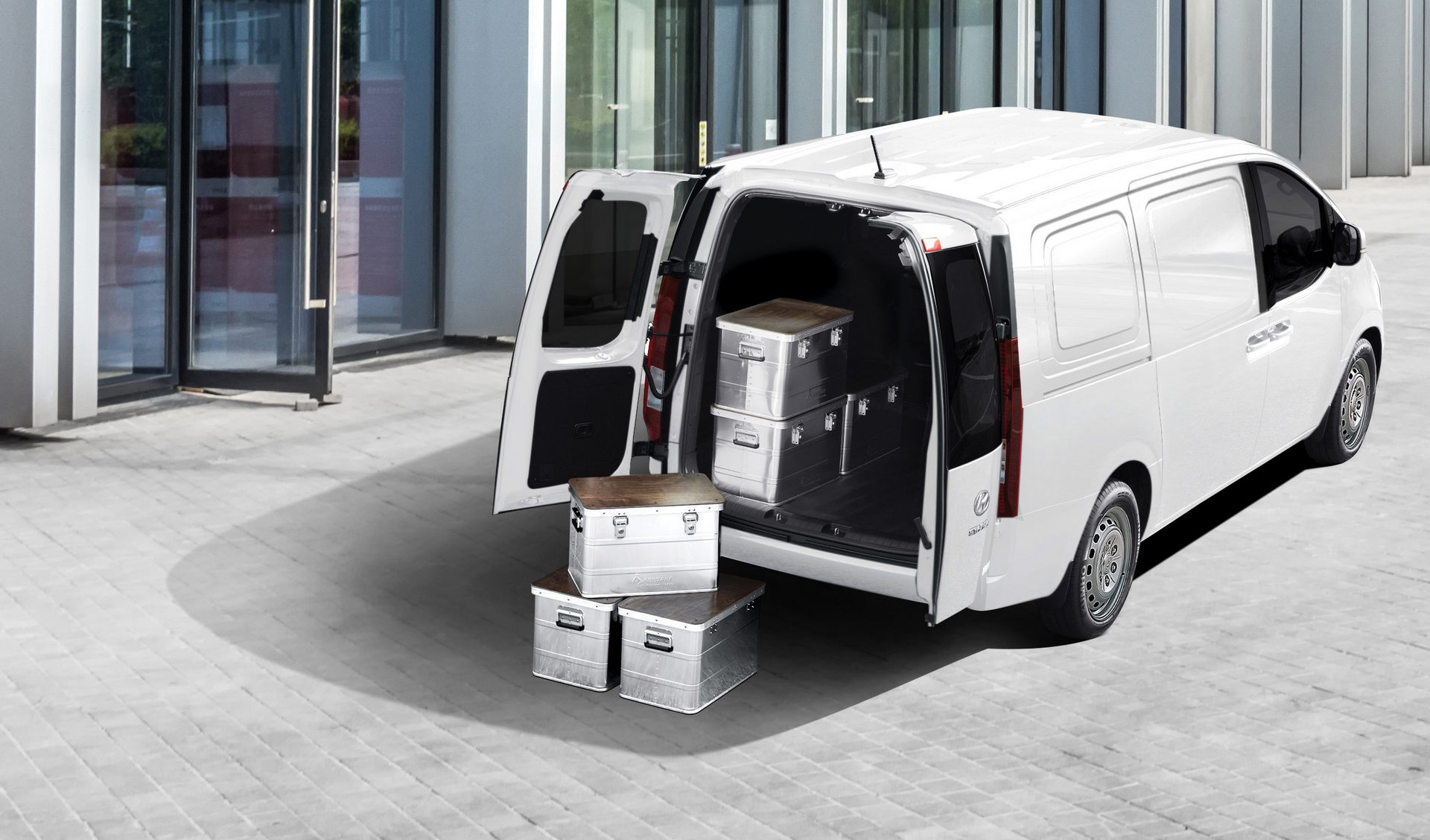 The New 2022 Hyundai Staria-Load Is One Funky Looking Commercial Van