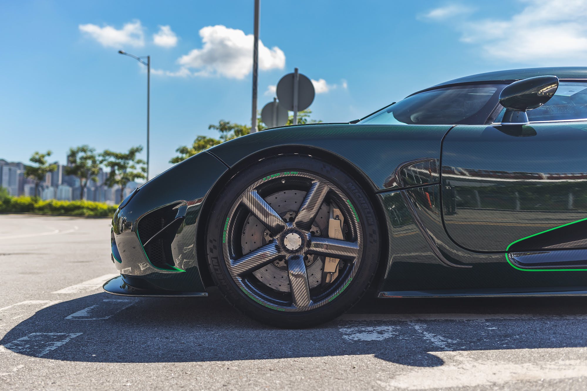 Stunning Green Carbon-Fiber Koenigsegg Agera S Offered In Online Auction