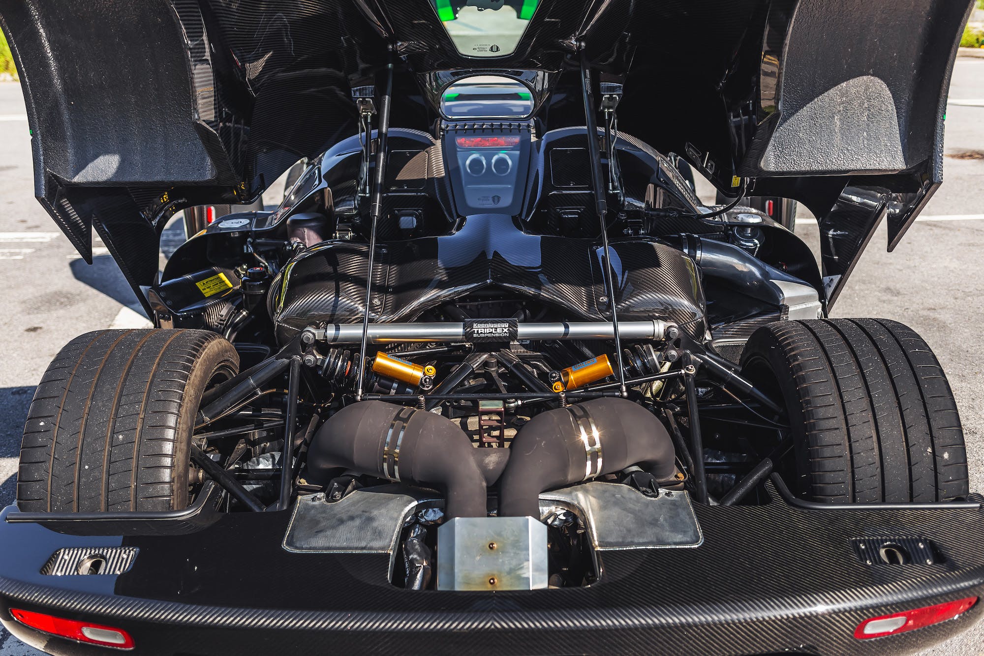 Stunning Green Carbon-Fiber Koenigsegg Agera S Offered In Online Auction