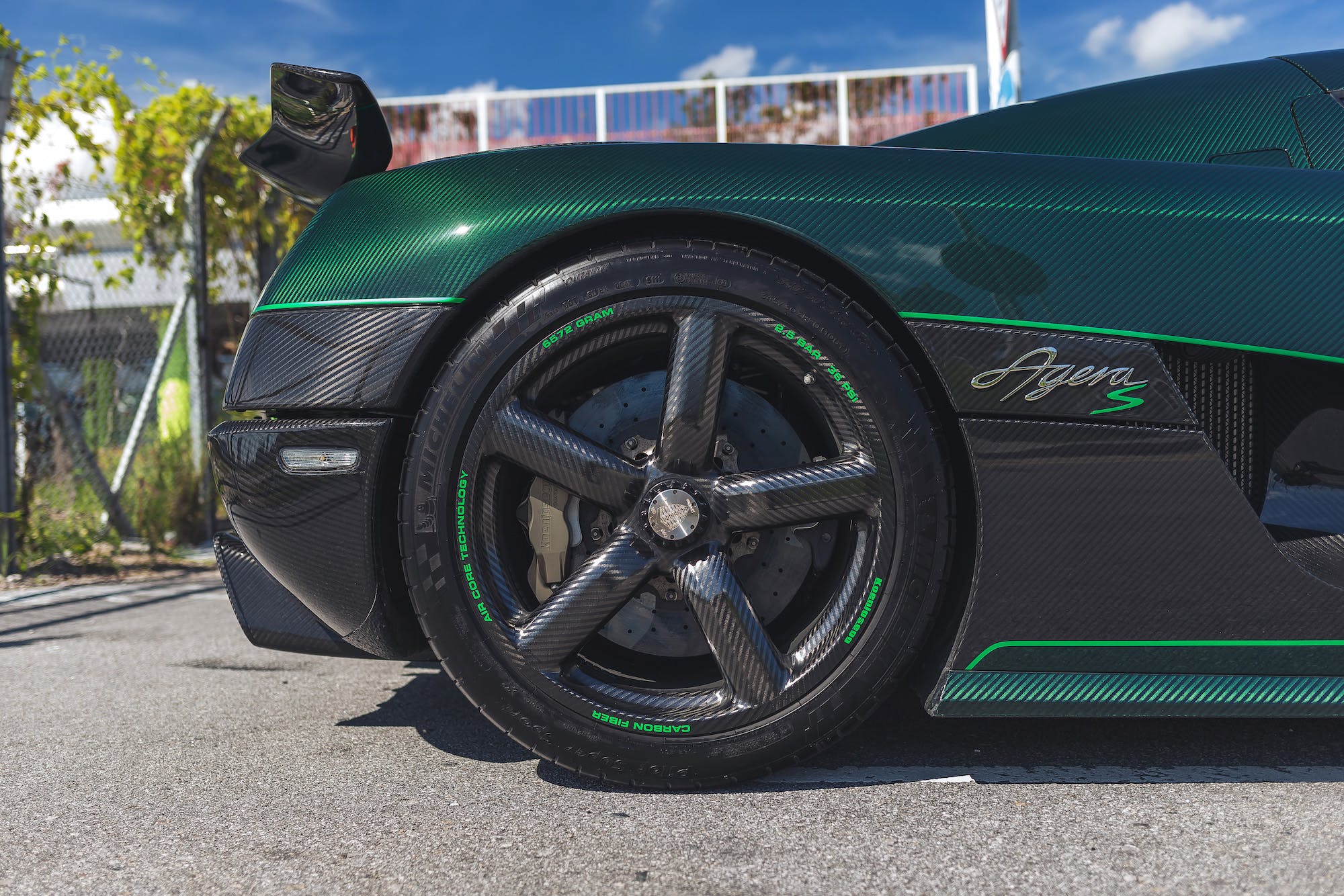Stunning Green Carbon-Fiber Koenigsegg Agera S Offered In Online Auction