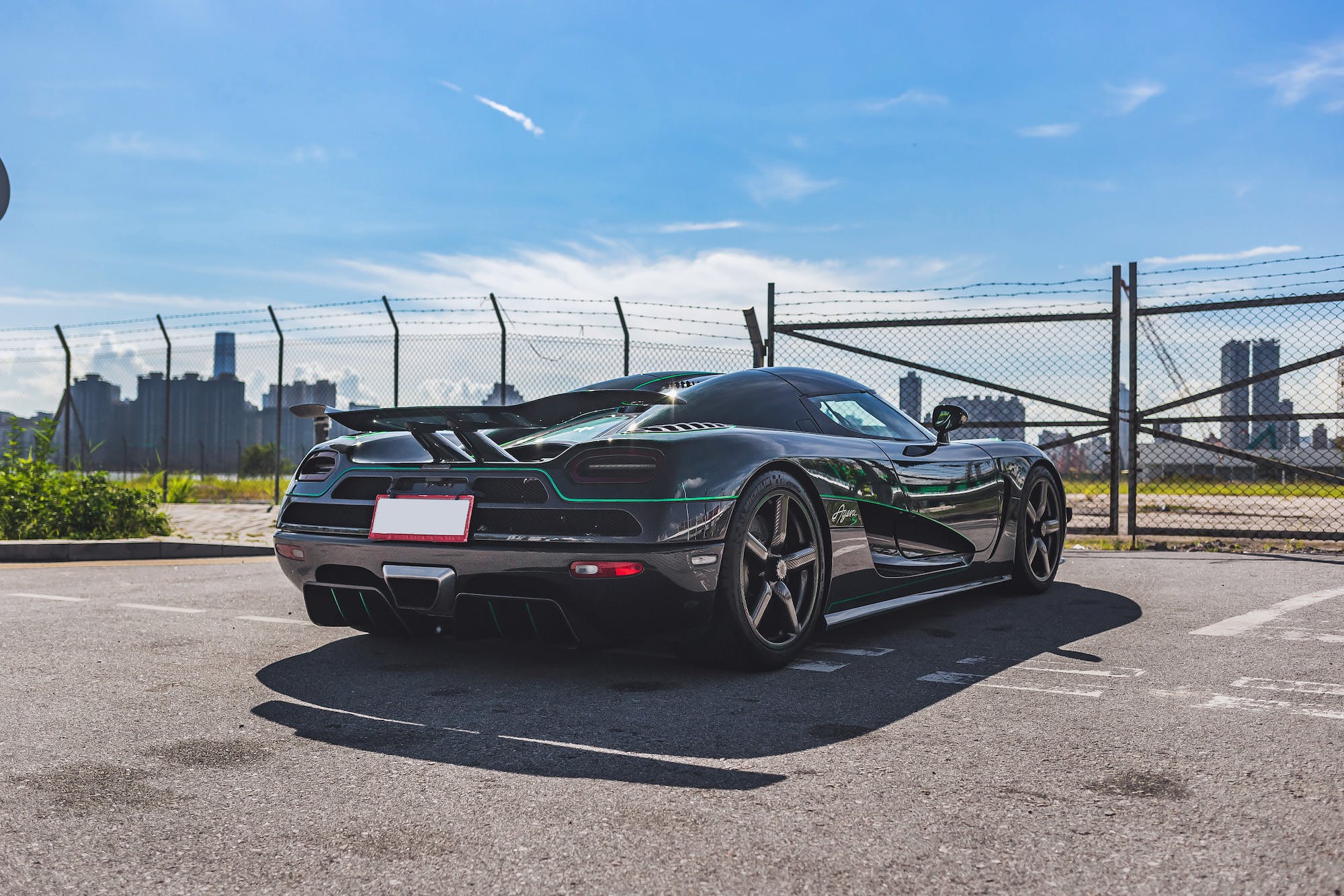 Stunning Green Carbon-Fiber Koenigsegg Agera S Offered In Online Auction