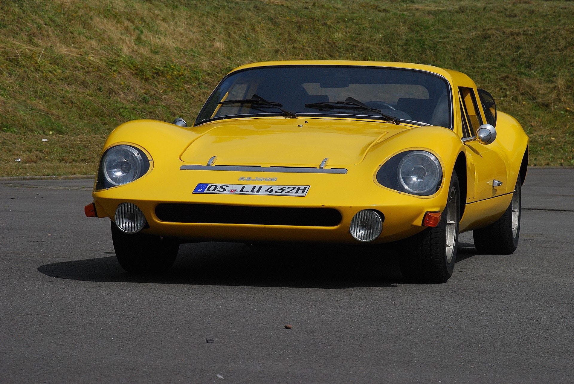 This Communist Sports Car Has A Crazy 1.3-Liter, Two-Stroke V6