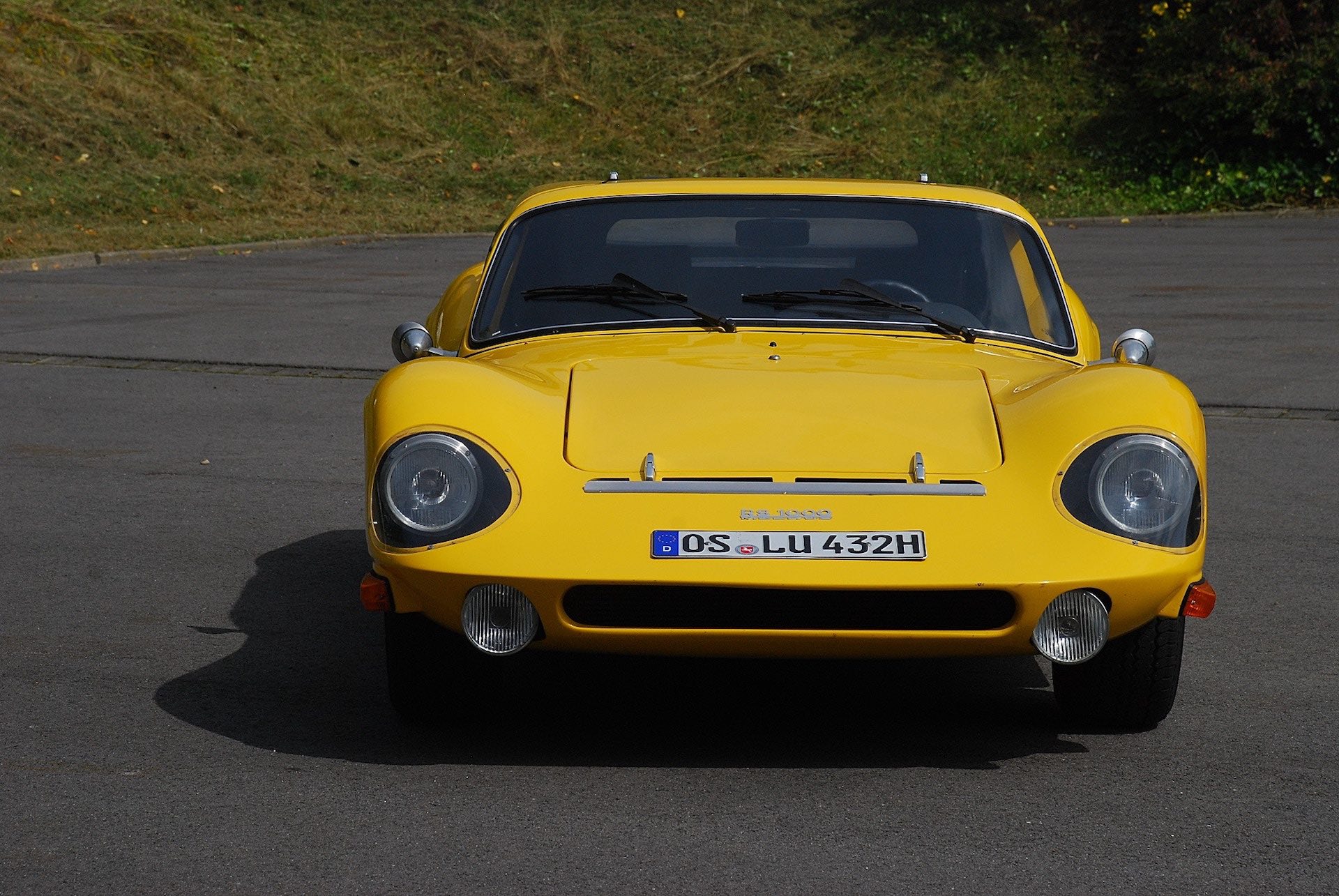 This Communist Sports Car Has A Crazy 1.3-Liter, Two-Stroke V6