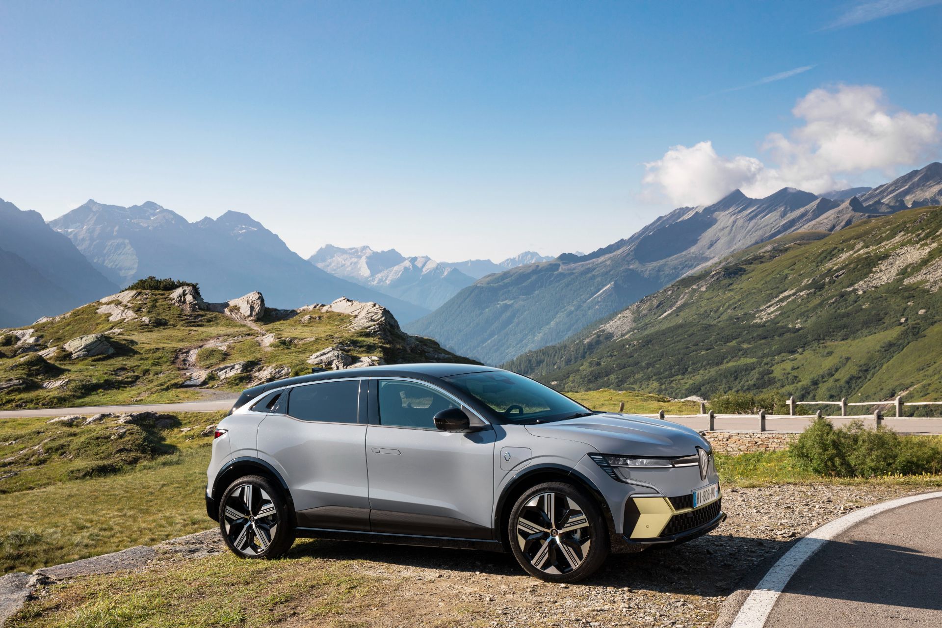2022 Renault Mégane E-Tech Unveiled As A Fully Electric Compact Crossover
