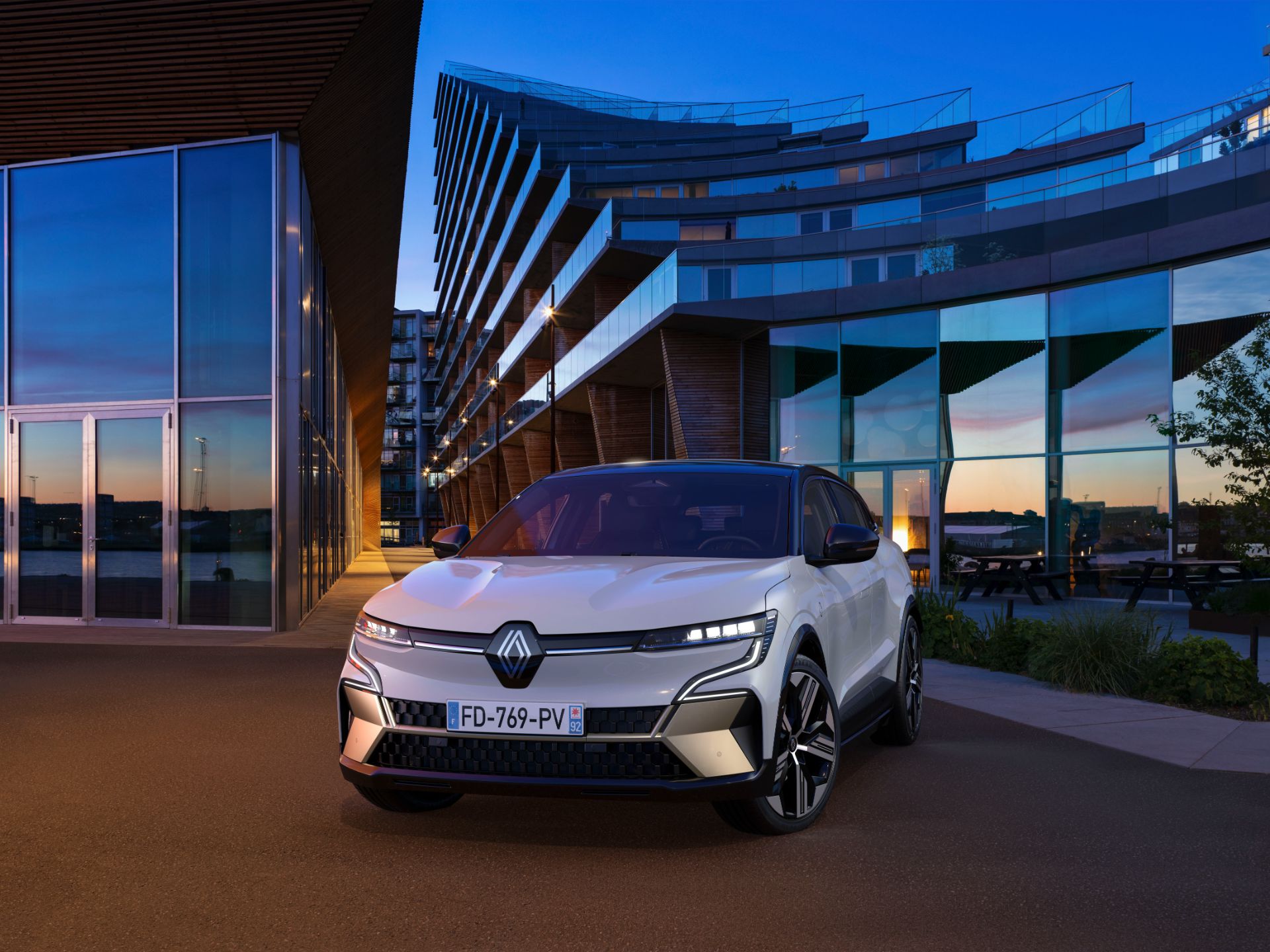 2022 Renault Mégane E-Tech Unveiled As A Fully Electric Compact Crossover