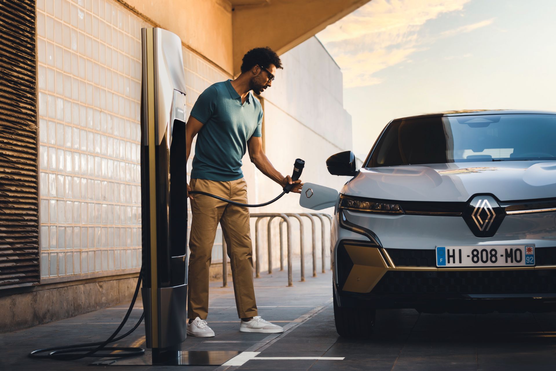 2022 Renault Mégane E-Tech Unveiled As A Fully Electric Compact Crossover