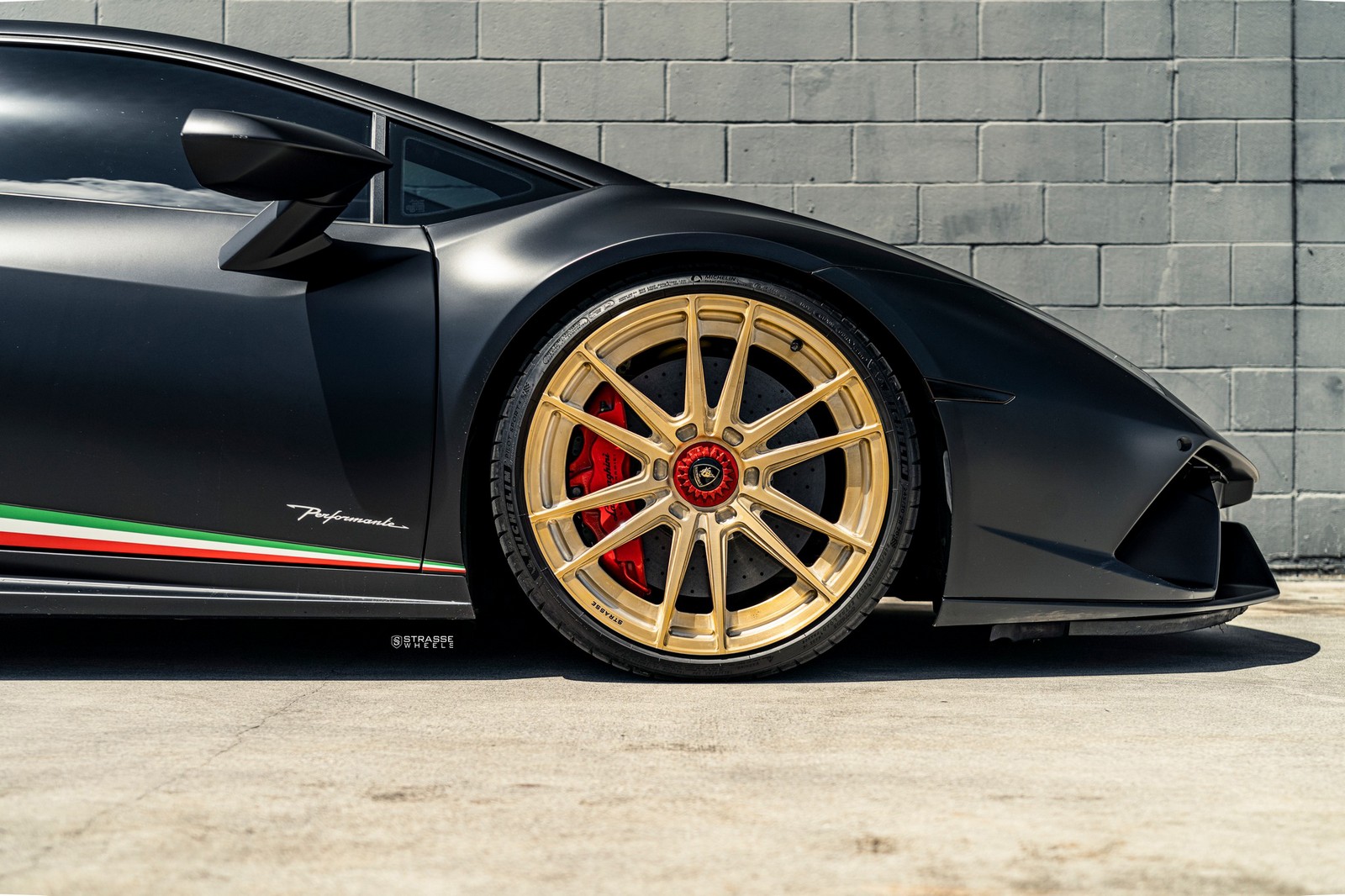 Nero Nemesis Twin Turbo Lamborghini Huracan Performante Looks Good On Golden Wheels