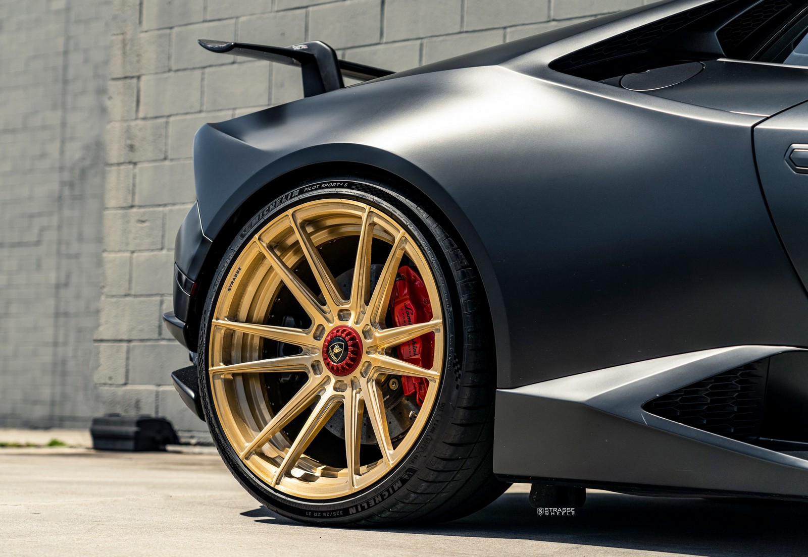 Nero Nemesis Twin Turbo Lamborghini Huracan Performante Looks Good On Golden Wheels