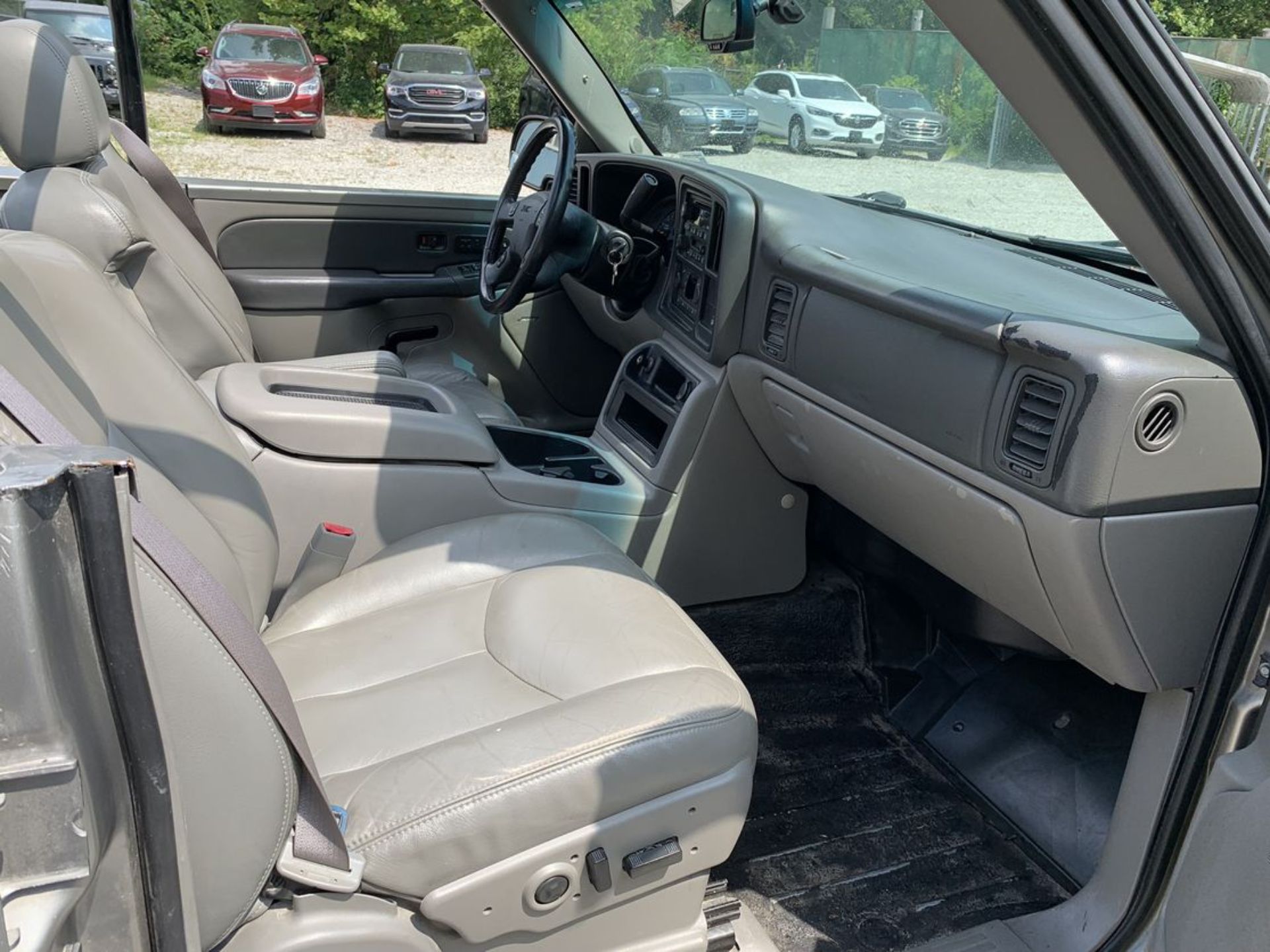 Custom GMC Yukon XL Convertible Could Double As A Safari Vehicle