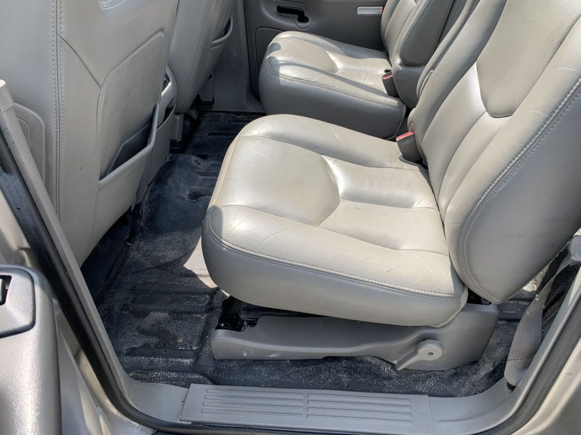 Custom GMC Yukon XL Convertible Could Double As A Safari Vehicle