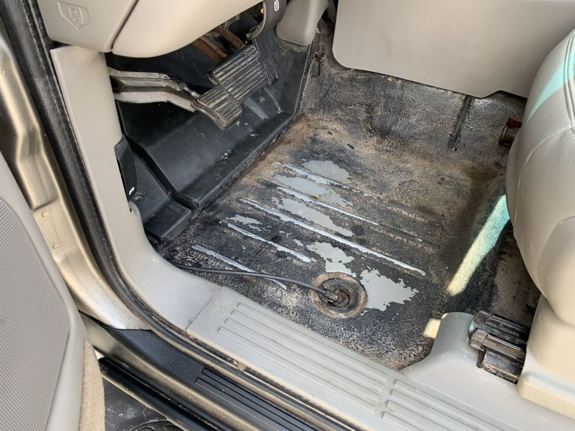 Custom GMC Yukon XL Convertible Could Double As A Safari Vehicle