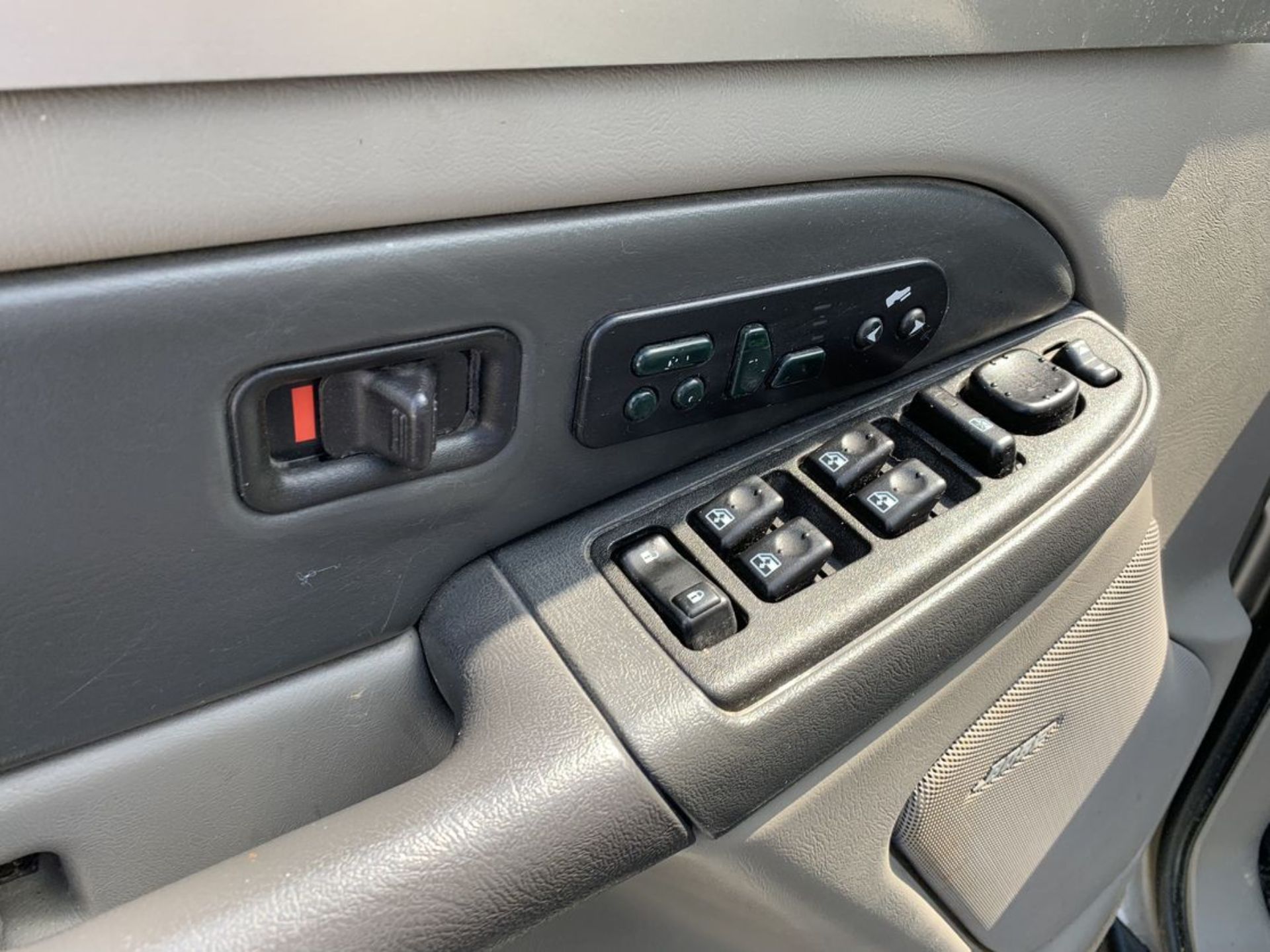 Custom GMC Yukon XL Convertible Could Double As A Safari Vehicle