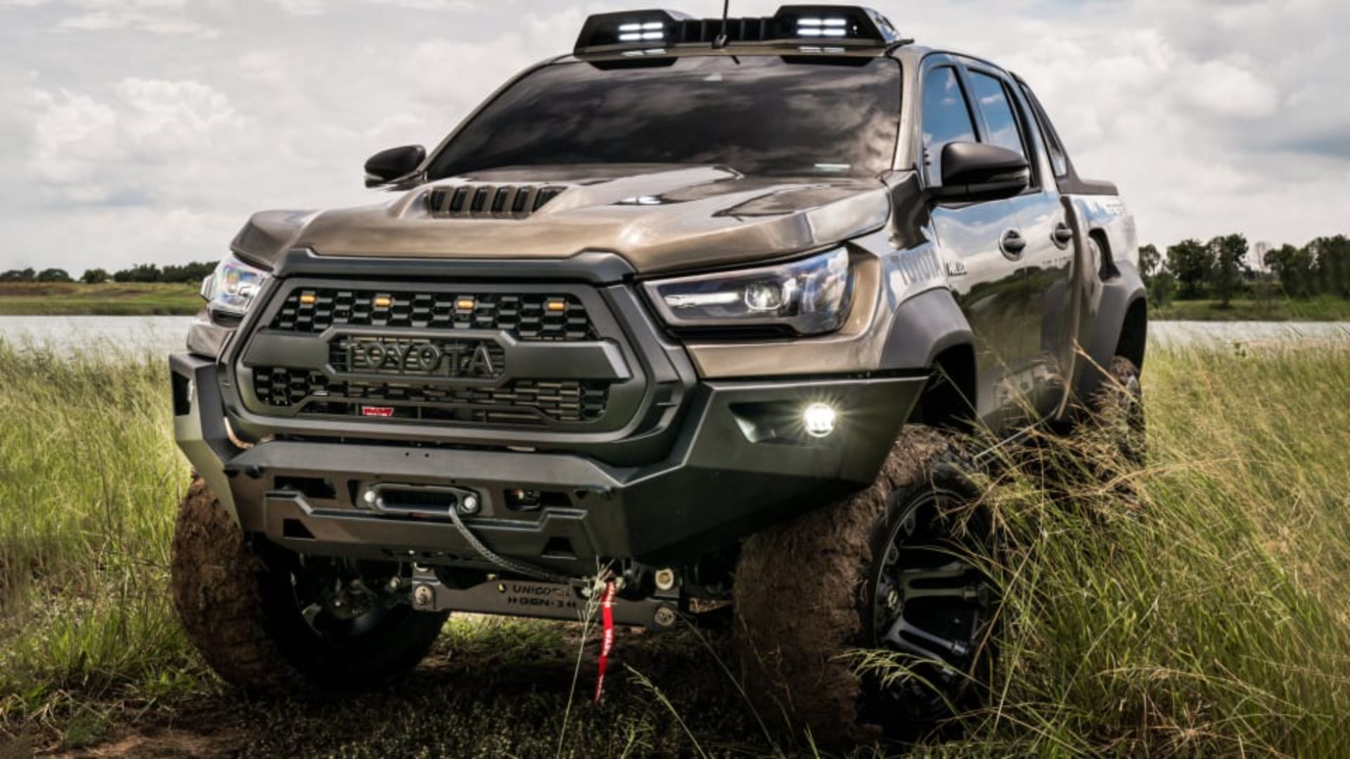 Rad’s “Pathfinder” Bodykit Gives Toyota Hilux Raptor-Rivaling Looks