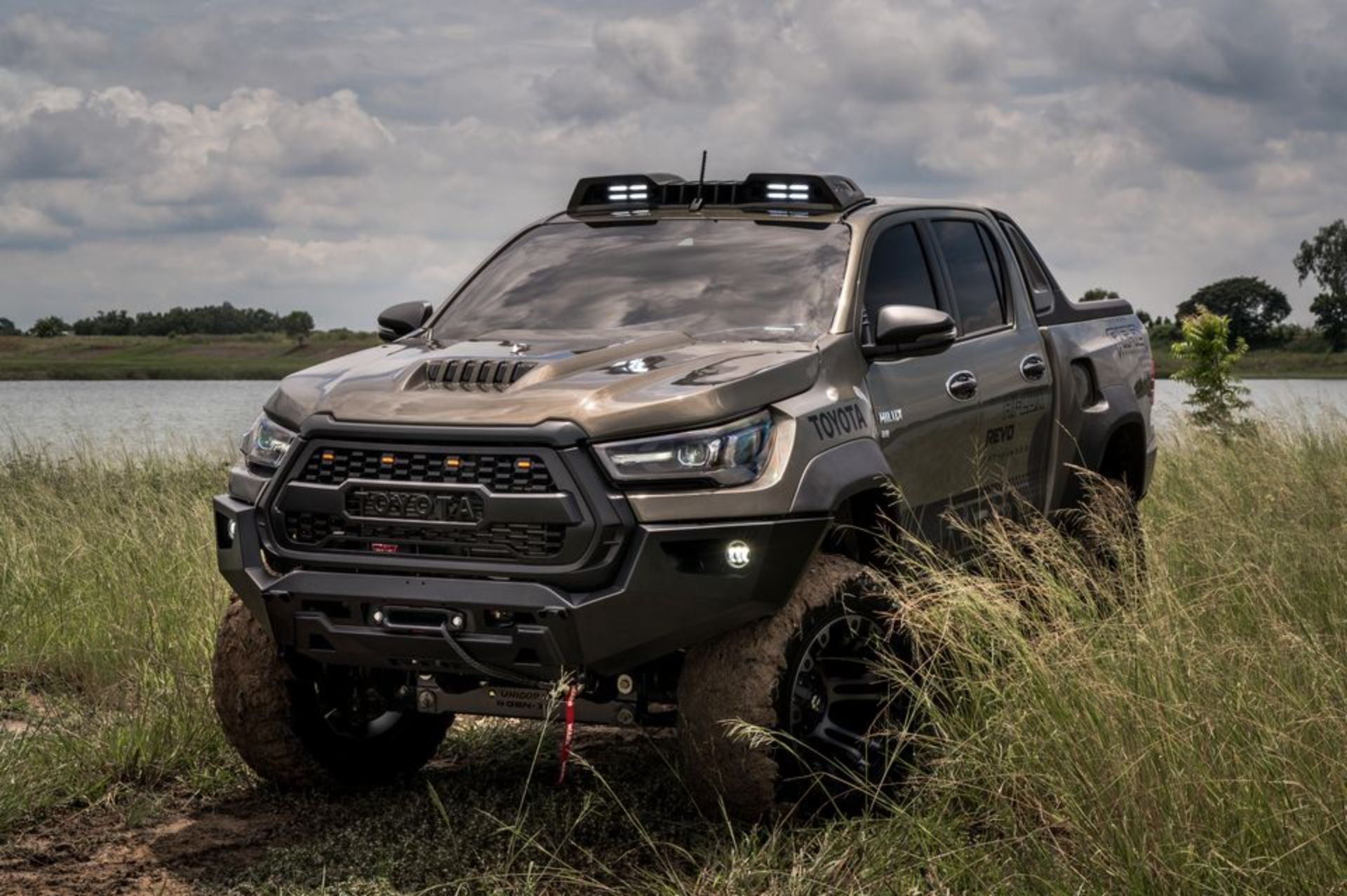 Rad’s “Pathfinder” Bodykit Gives Toyota Hilux Raptor-Rivaling Looks