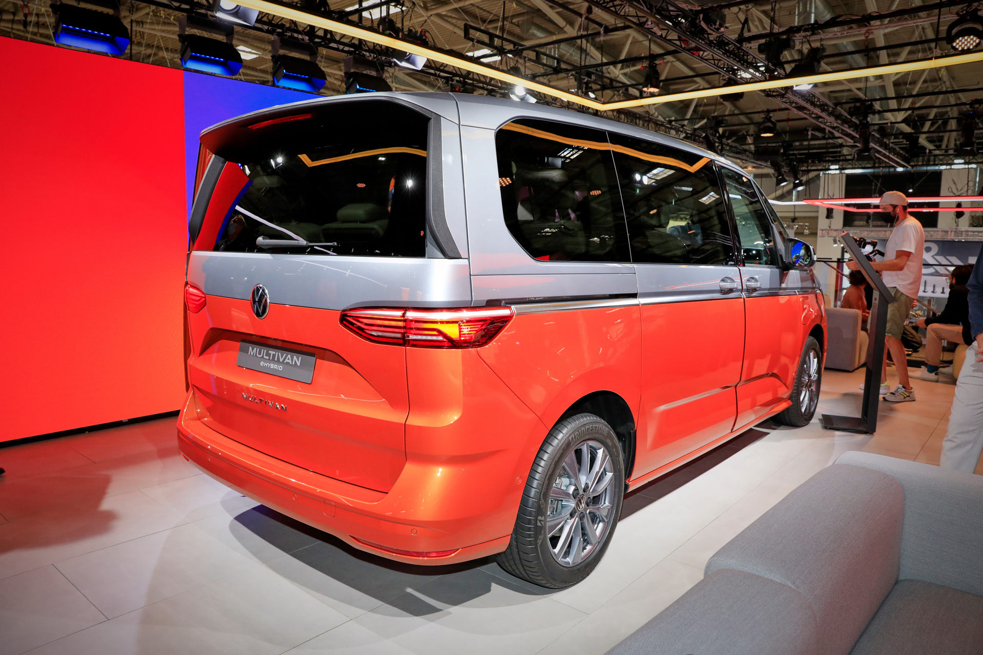 2022 VW Multivan T7 Debuts With More Versatility And Hybrid Power