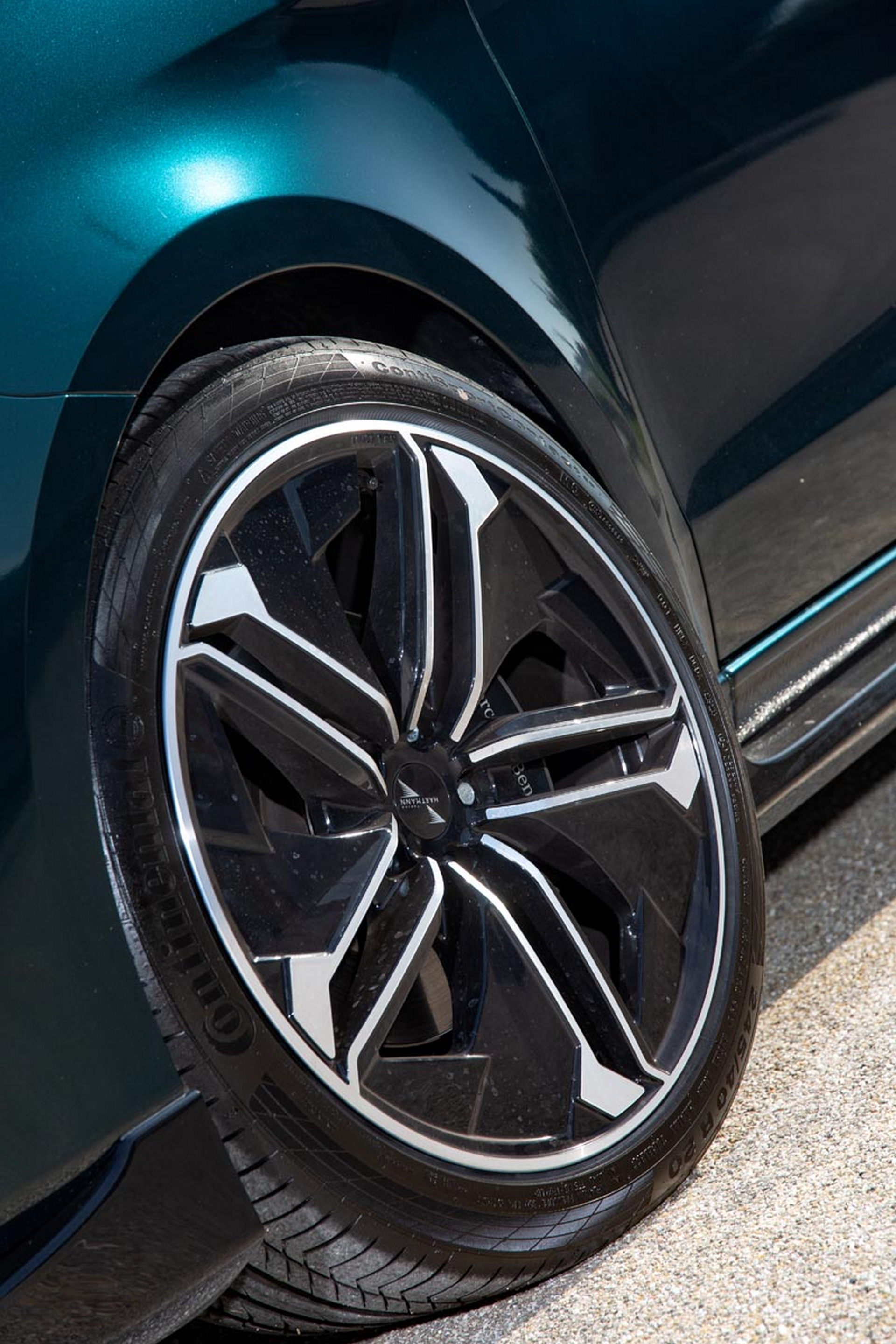 VanSports Amps Up The V300d Diesel And All-Electric e-Vito Mercedes-Benz Vito