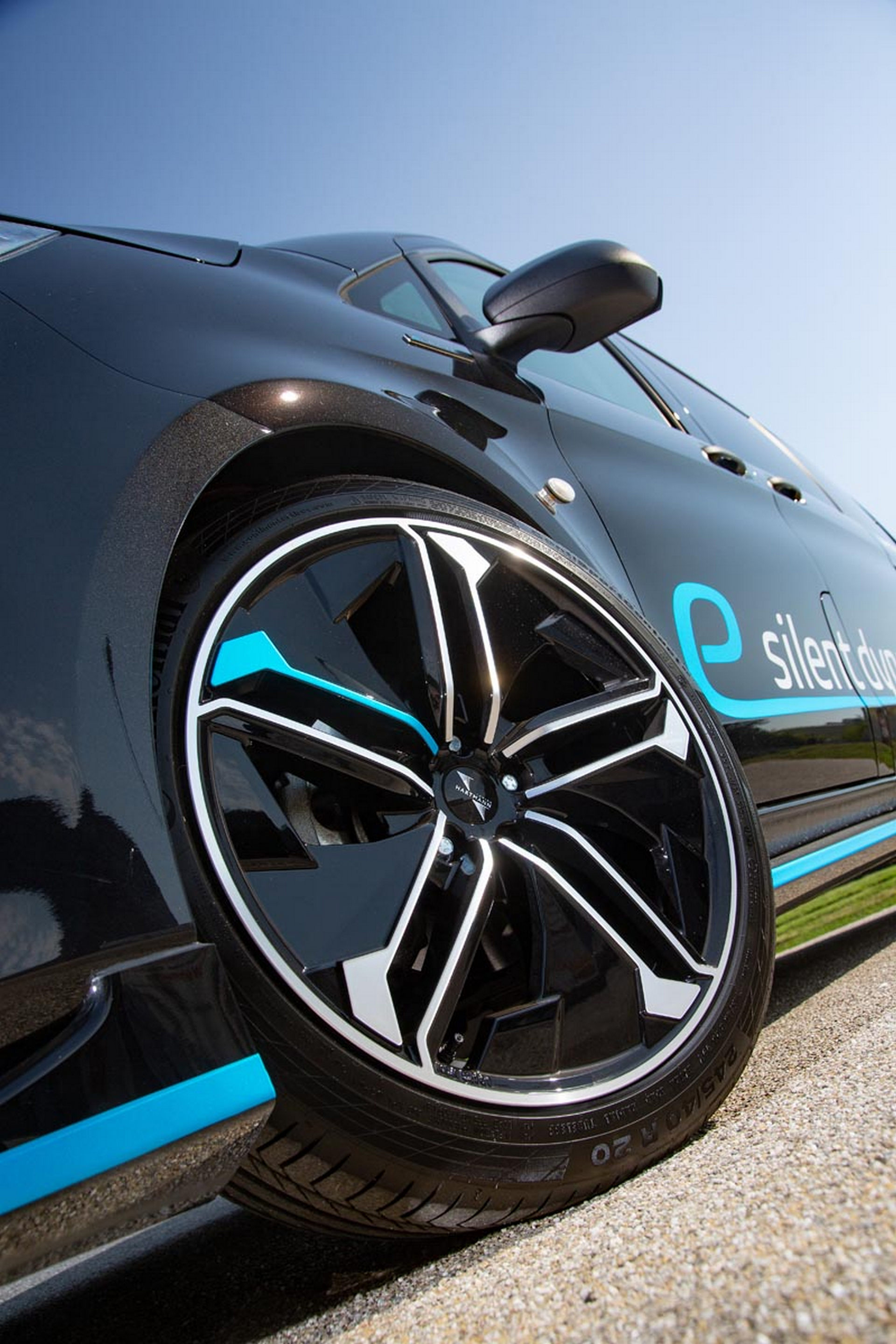 VanSports Amps Up The V300d Diesel And All-Electric e-Vito Mercedes-Benz Vito