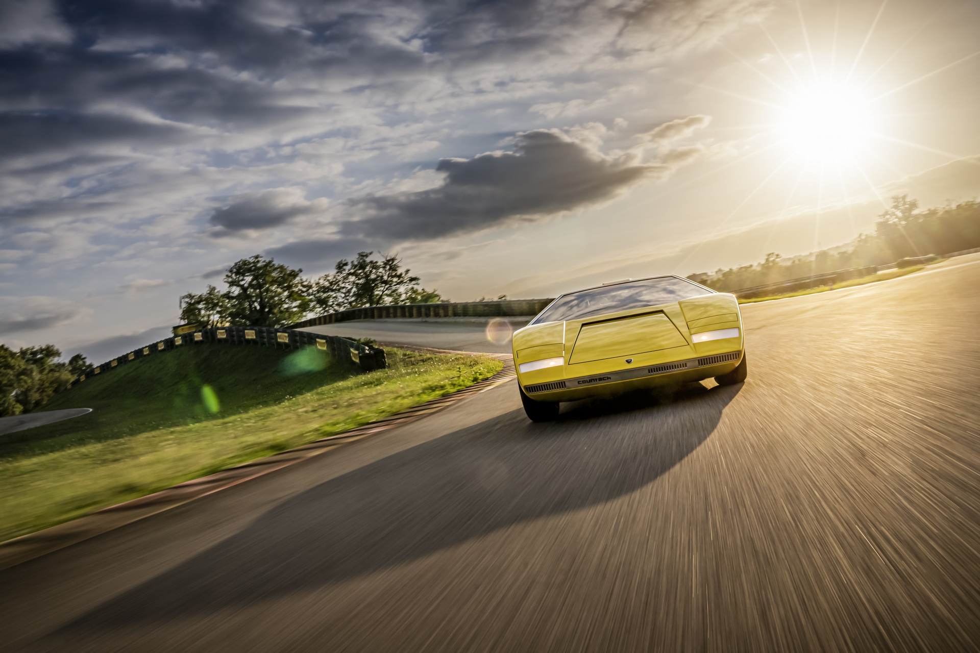 Lamborghini Makes Sure The Countach LP 500 Runs As It Should During Track Shakedown