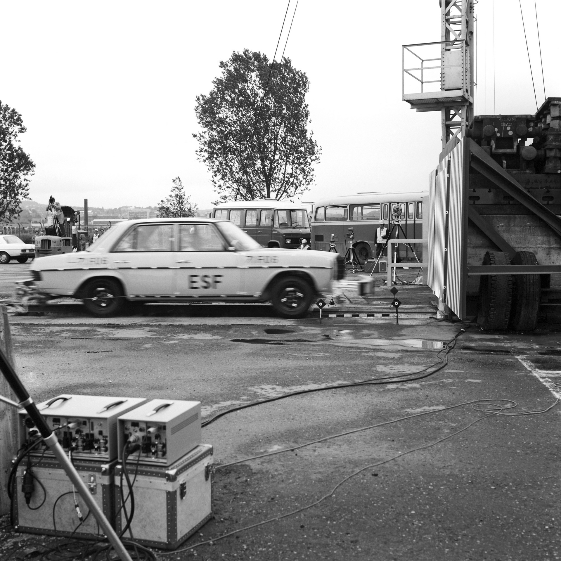 Mercedes Celebrates 50th Anniversary Of Its First Experimental Safety Vehicle