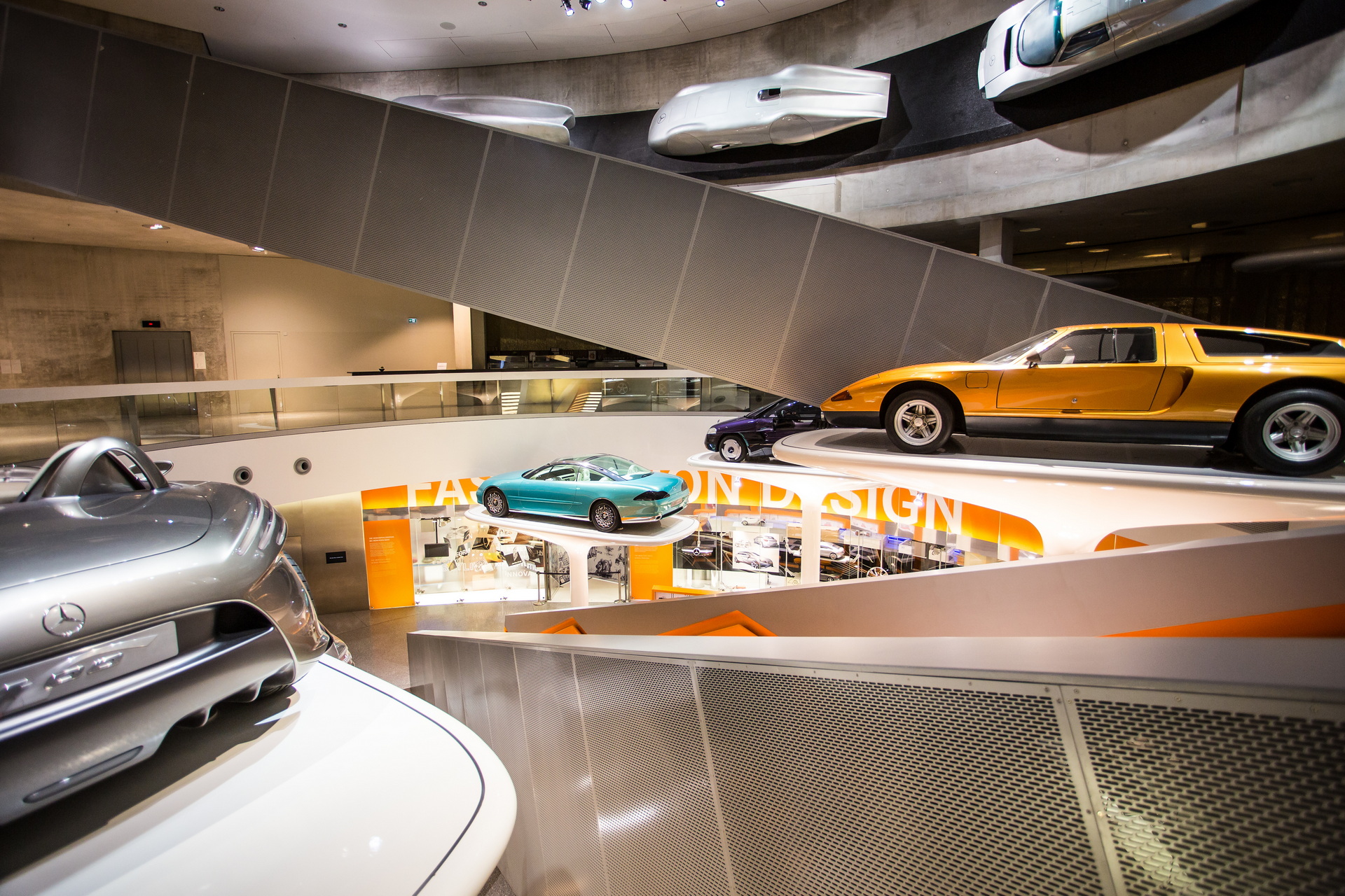 Mercedes’ New Hyperscreen Can Trace Its Roots Back To The F 200 Concept Of The ’90s