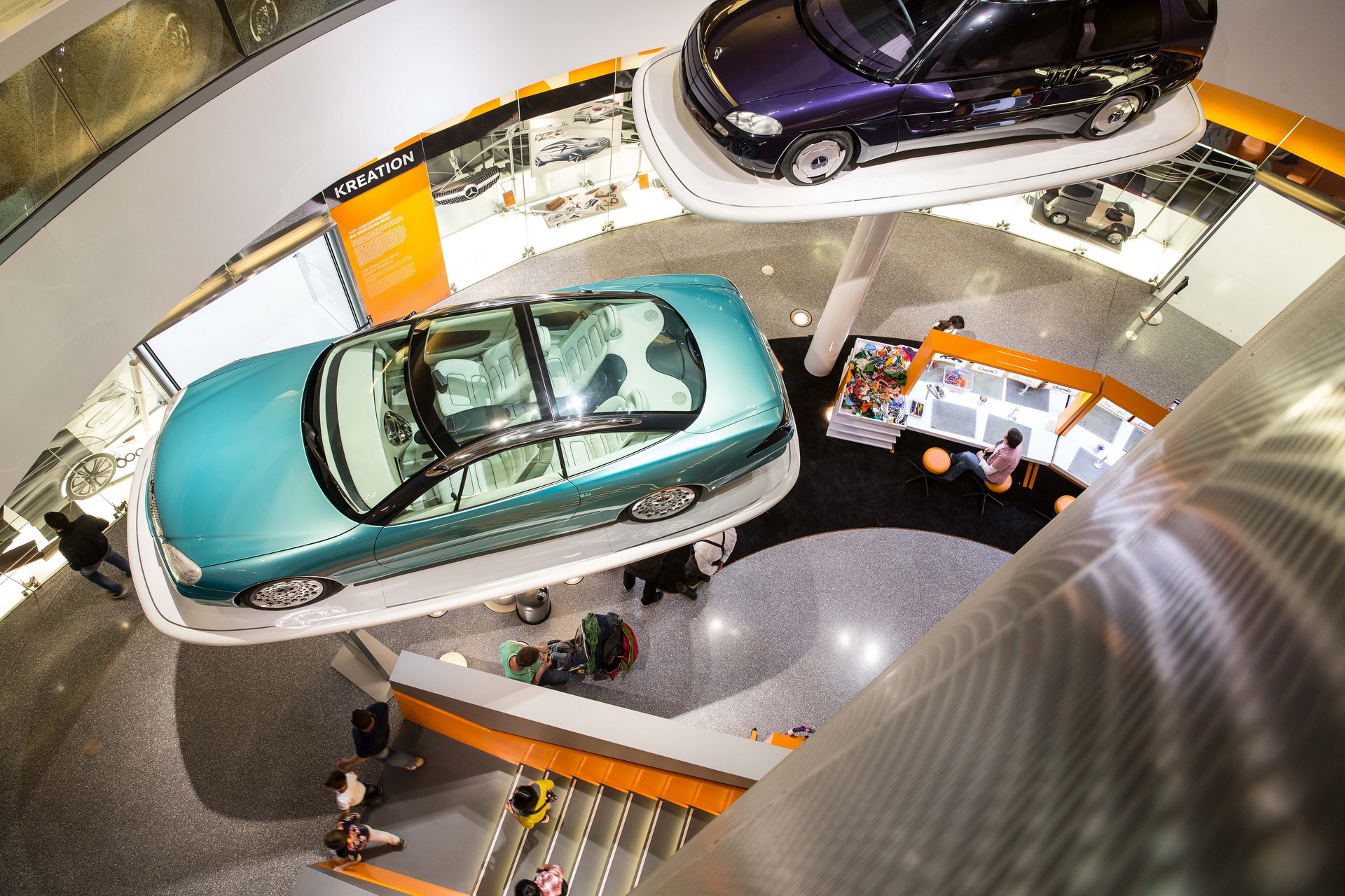 Mercedes’ New Hyperscreen Can Trace Its Roots Back To The F 200 Concept Of The ’90s