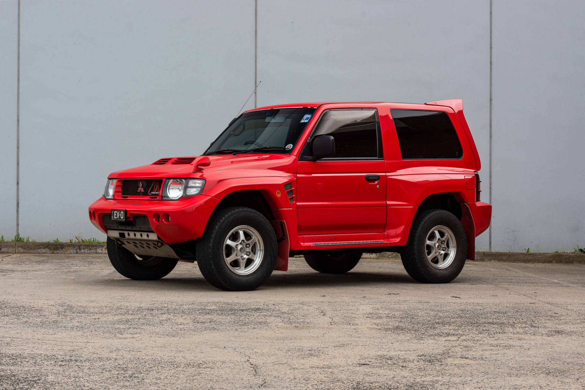 1997 Mitsubishi Pajero Evo Is A Reminder Of The Brand’s Dakar-Dominating Days