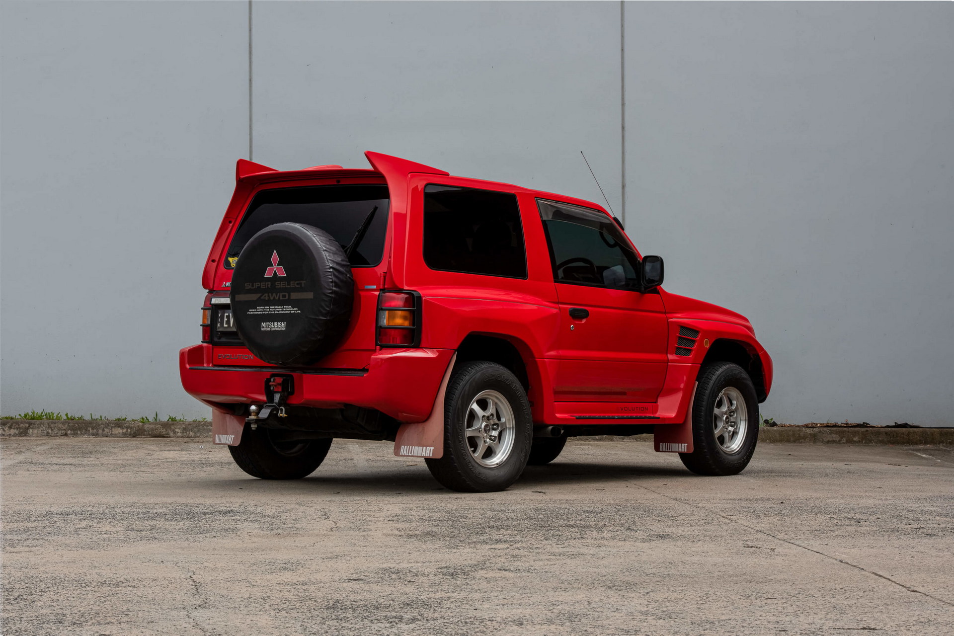 1997 Mitsubishi Pajero Evo Is A Reminder Of The Brand’s Dakar-Dominating Days