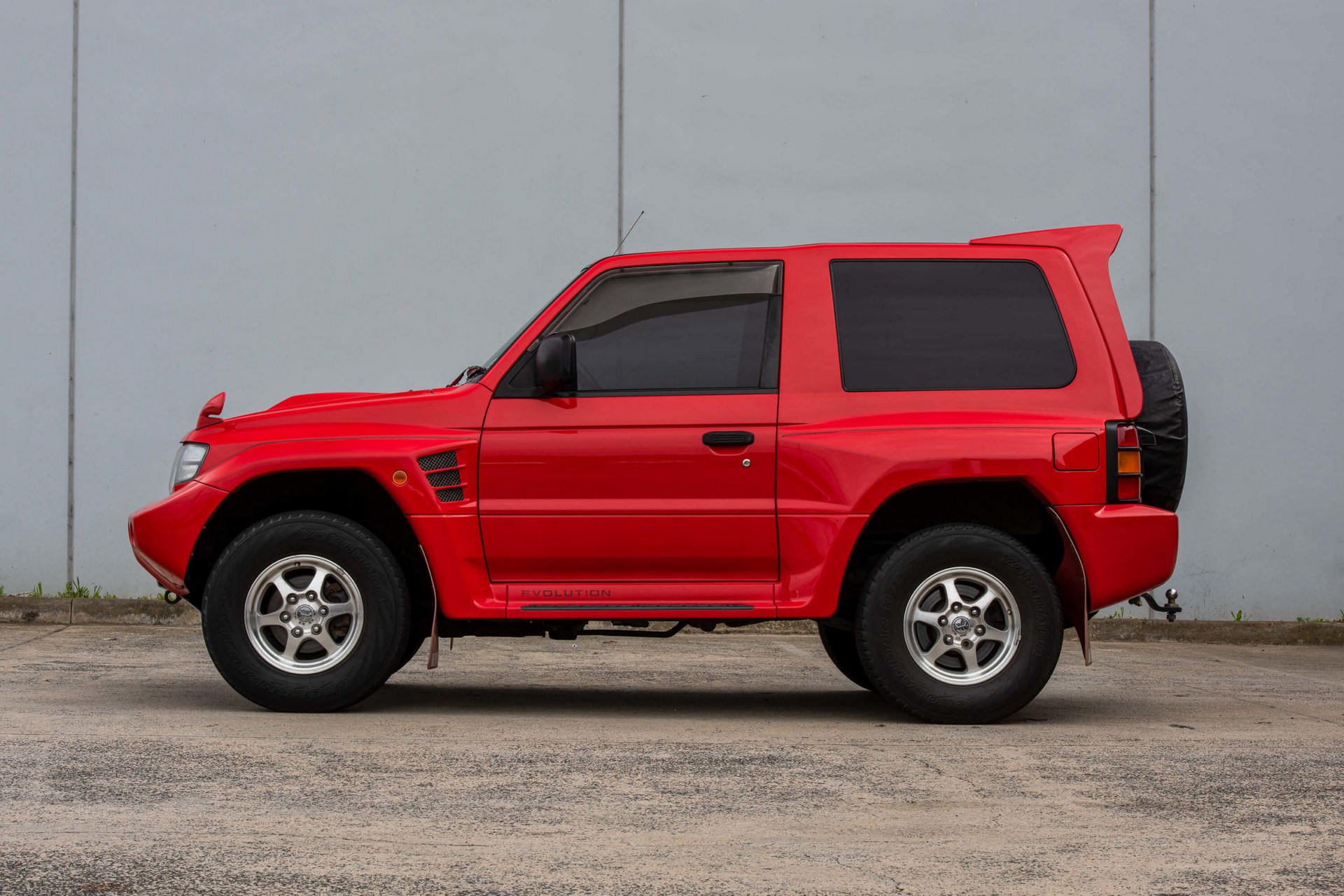 1997 Mitsubishi Pajero Evo Is A Reminder Of The Brand’s Dakar-Dominating Days