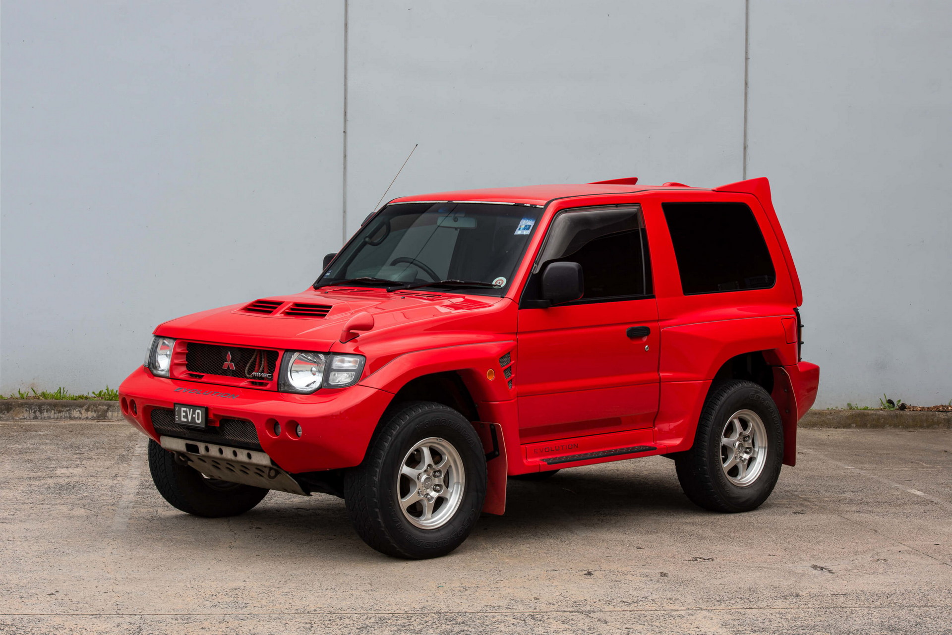 1997 Mitsubishi Pajero Evo Is A Reminder Of The Brand’s Dakar-Dominating Days